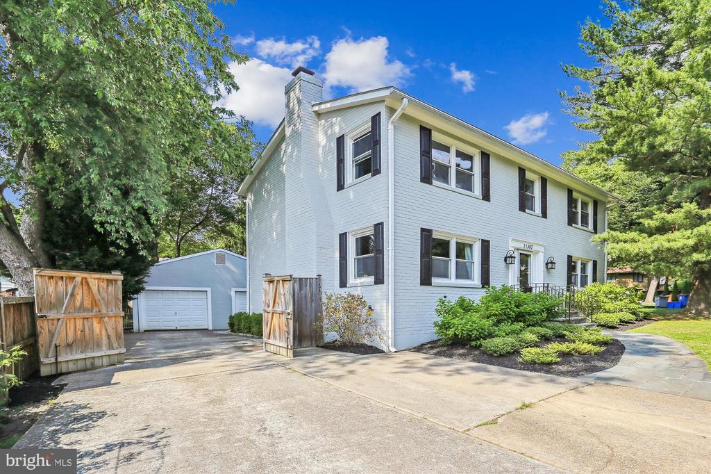 11307 Soward Dr