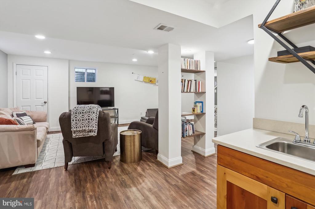 11307 Soward Dr