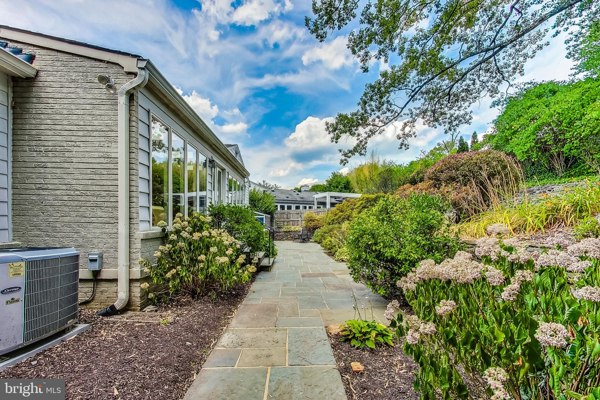 7409 Pinehurst Pkwy