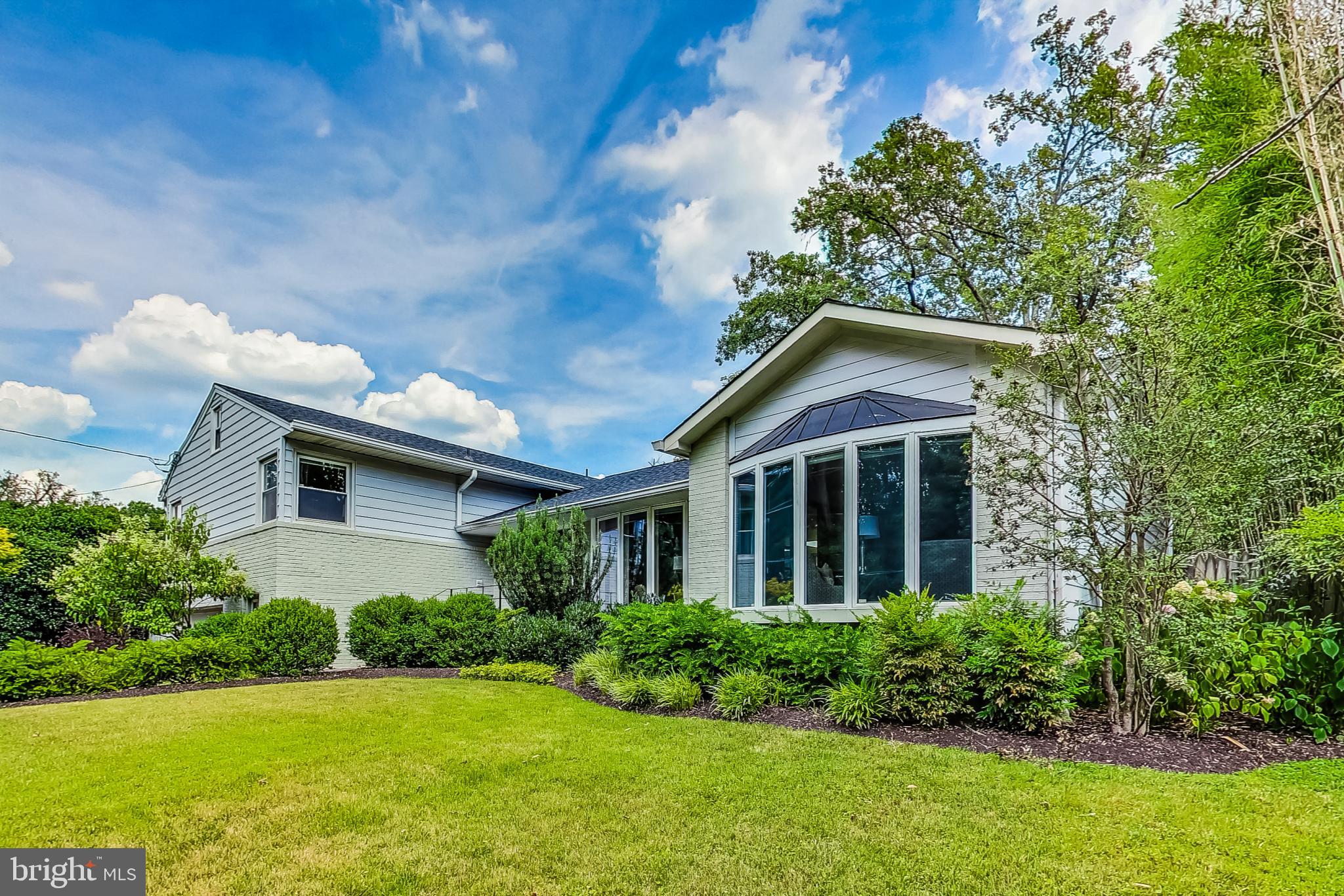 7409 Pinehurst Pkwy