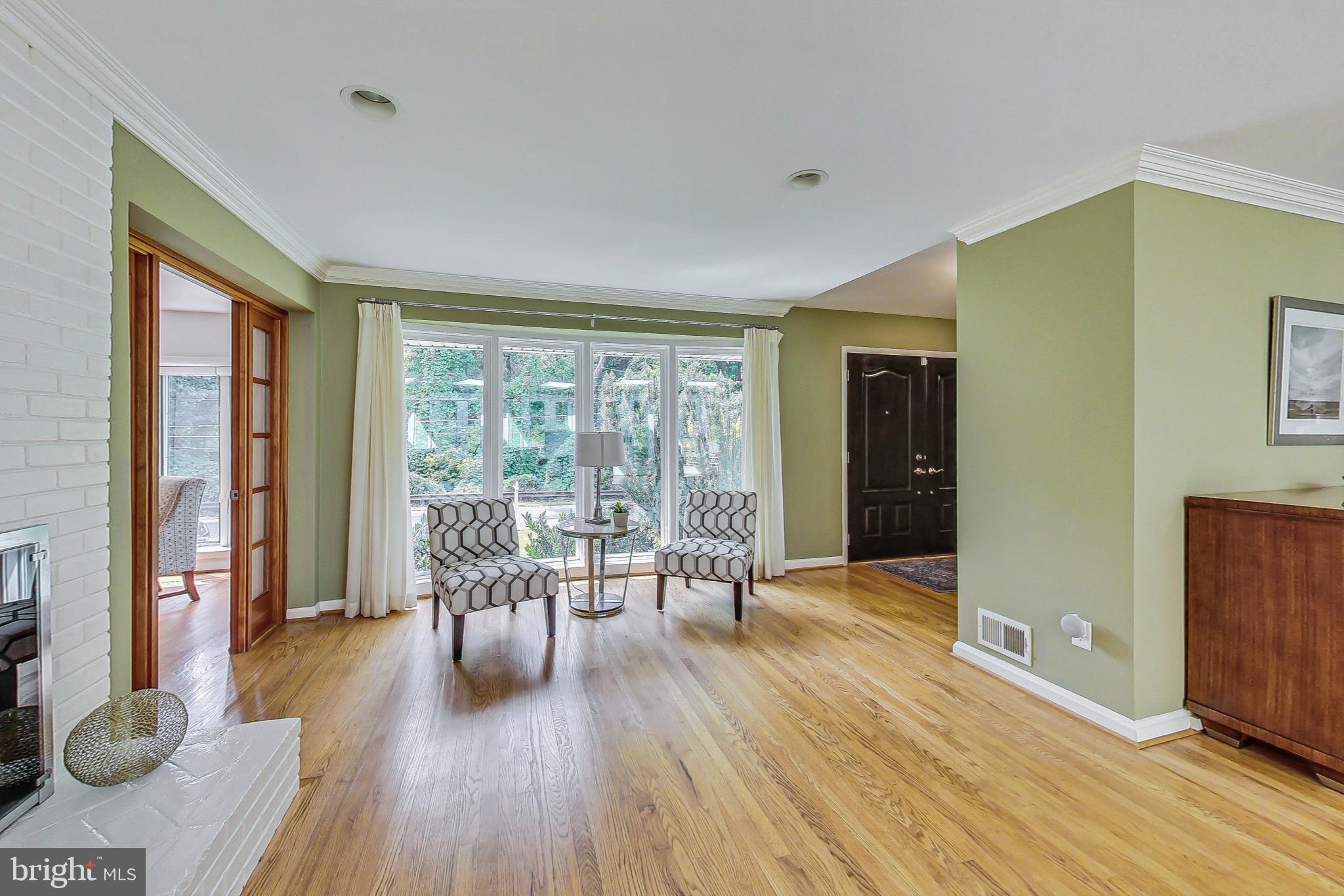 7409 Pinehurst Pkwy