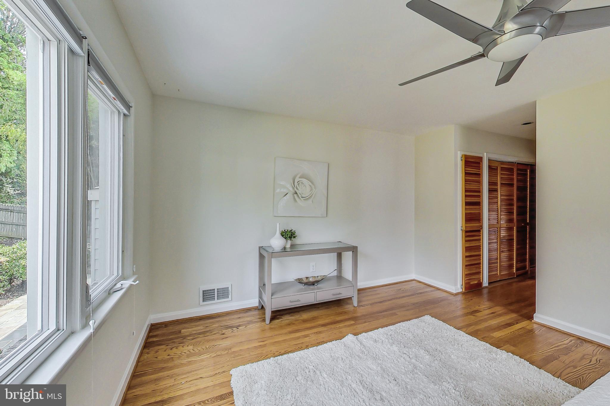 7409 Pinehurst Pkwy