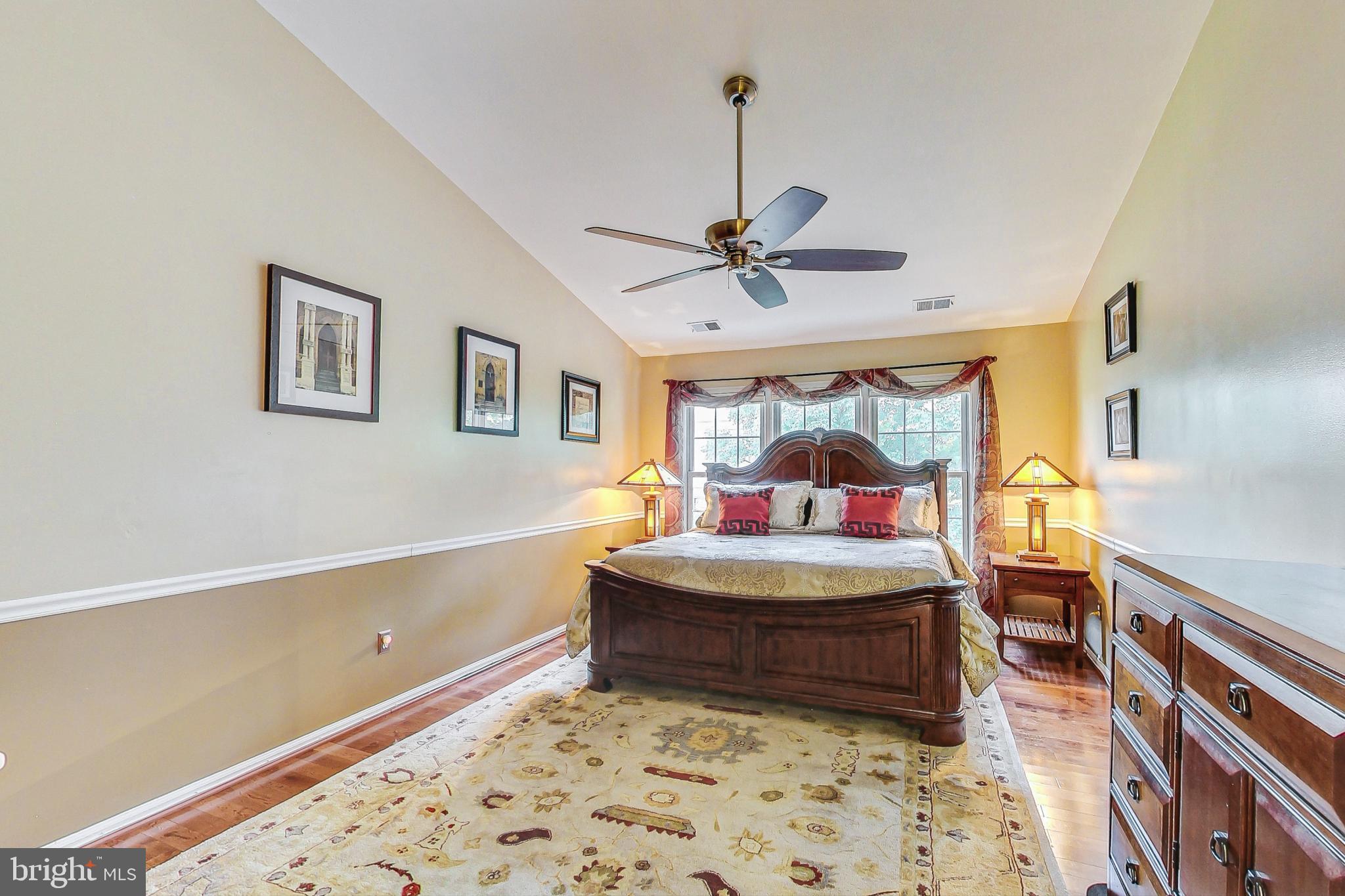 5910 Bloomingdale Ter