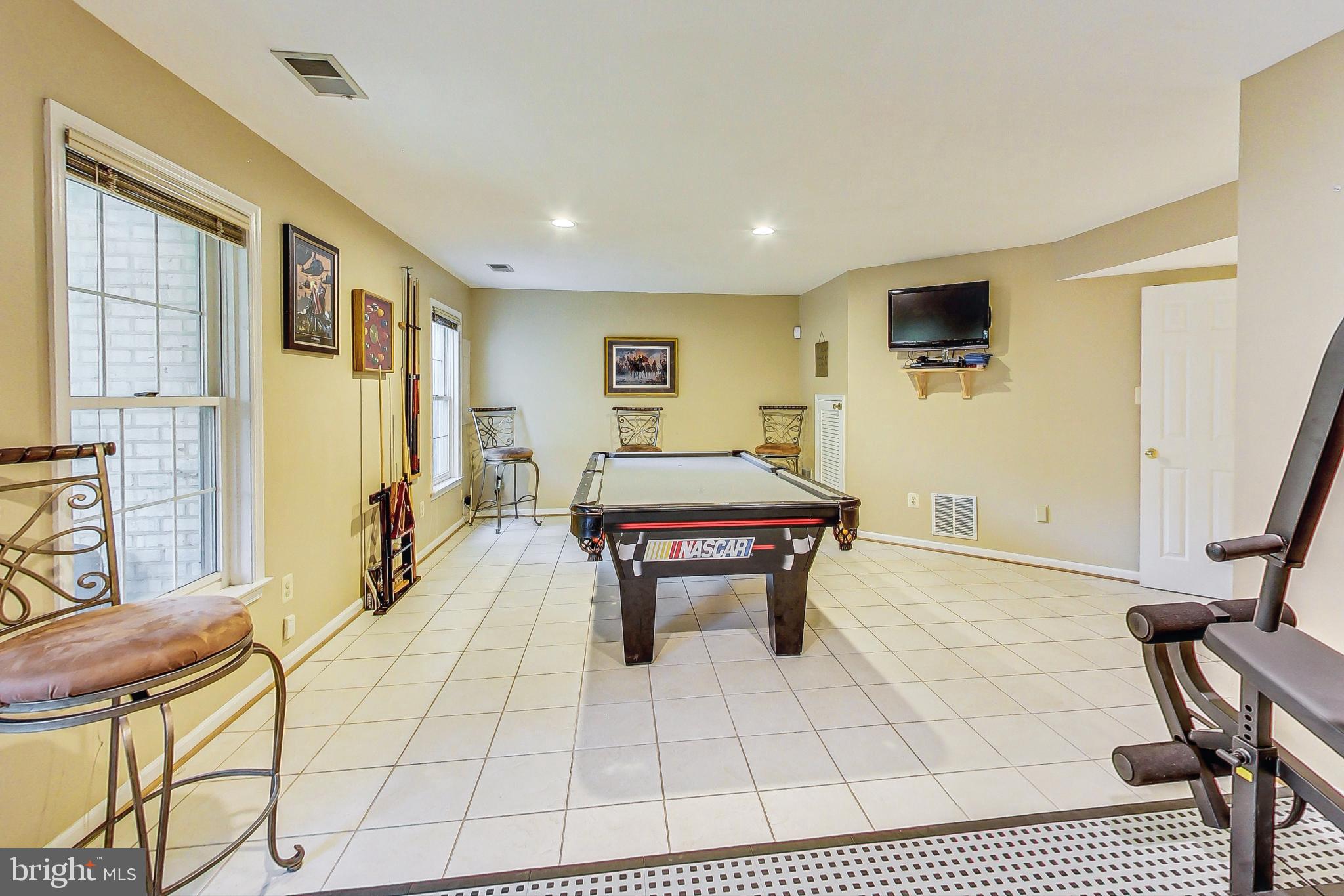 5910 Bloomingdale Ter
