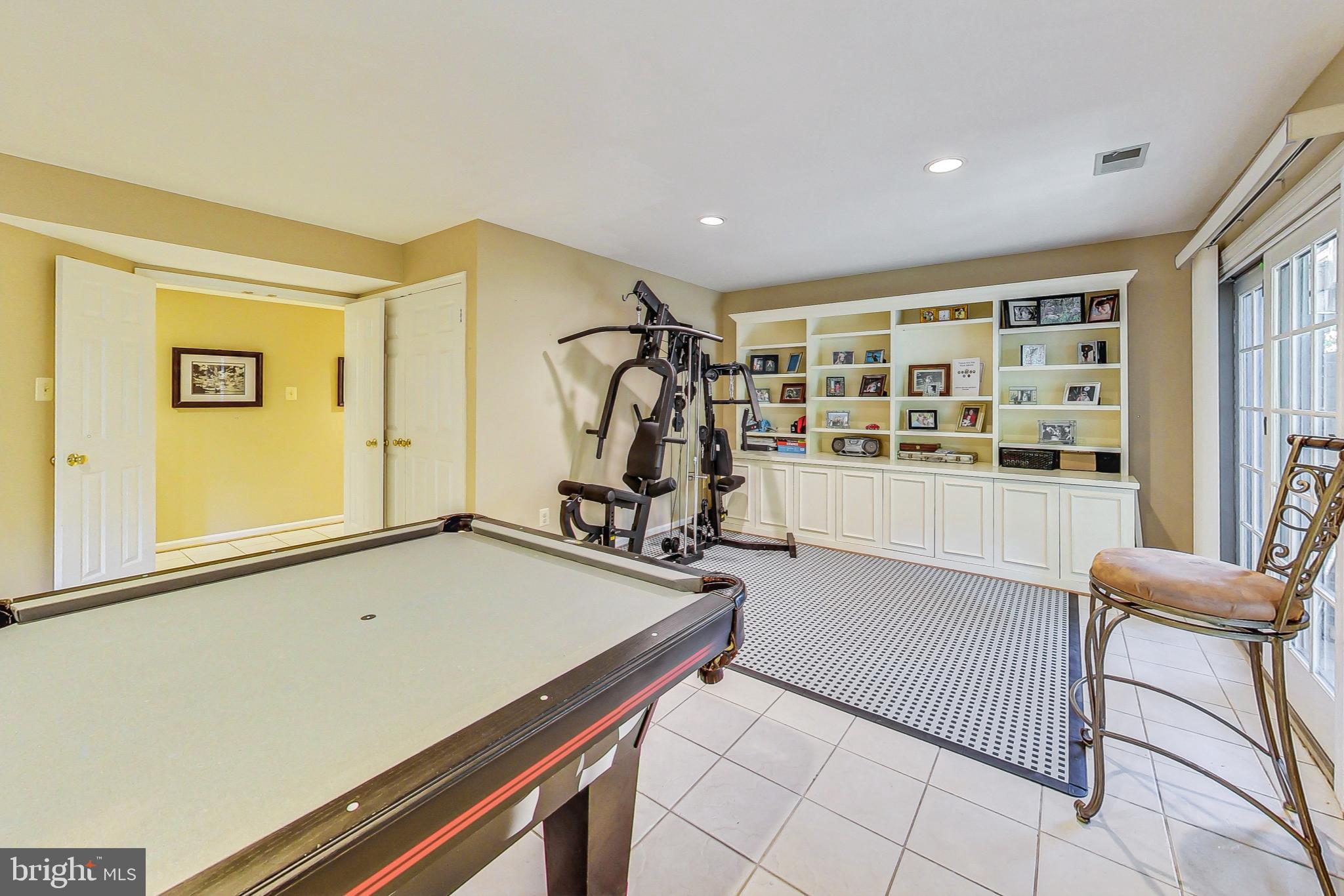 5910 Bloomingdale Ter