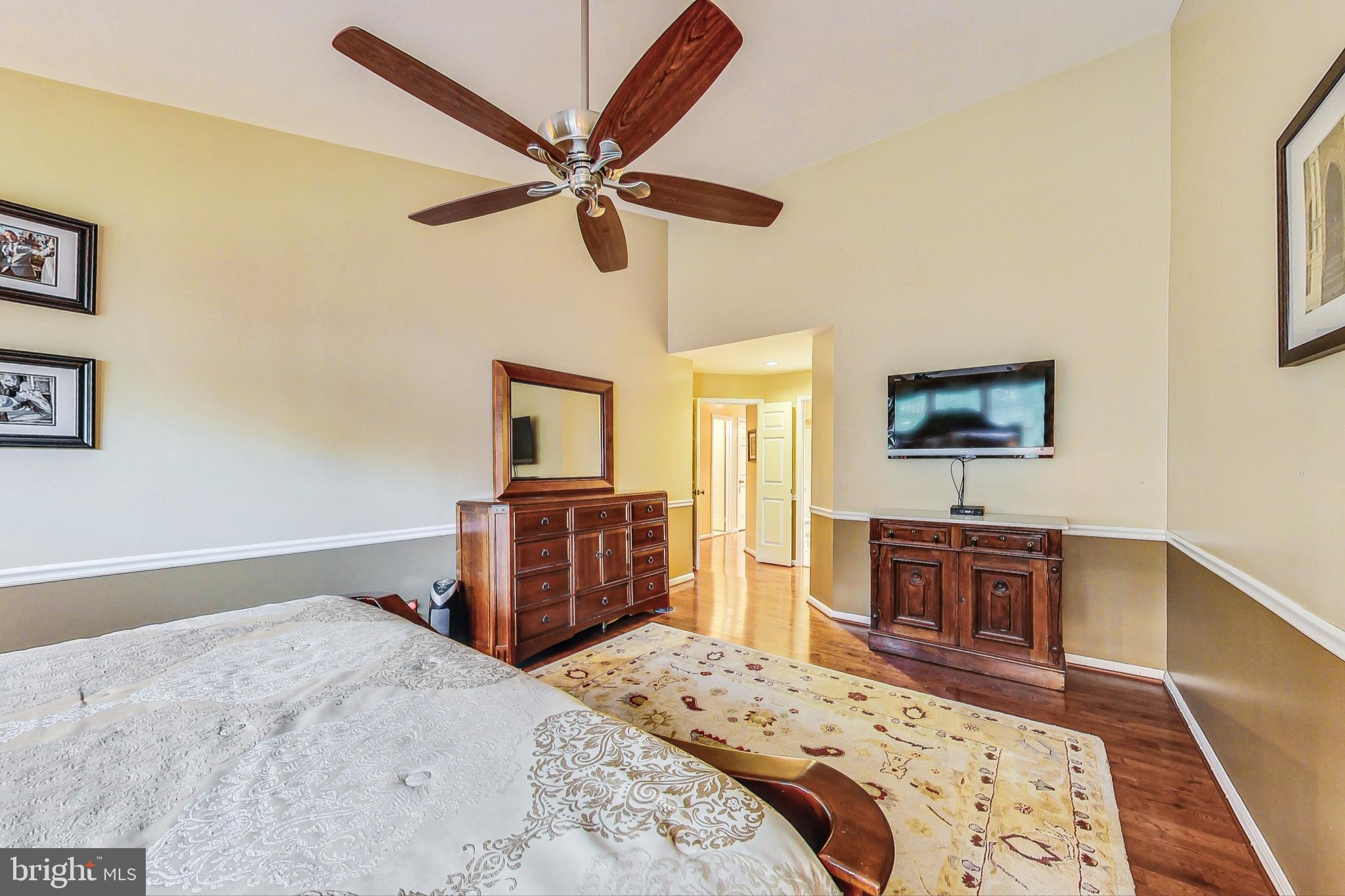5910 Bloomingdale Ter