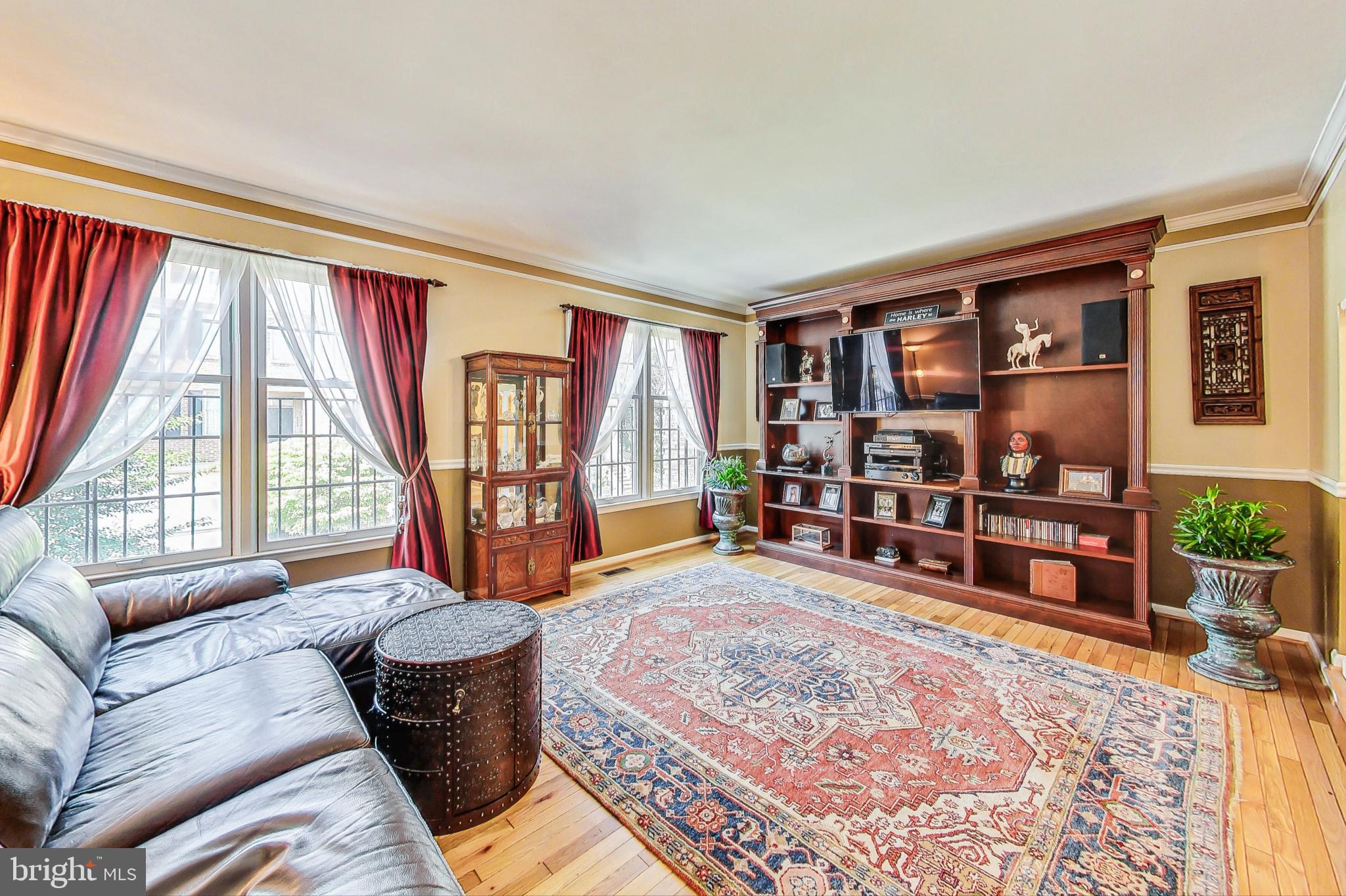 5910 Bloomingdale Ter