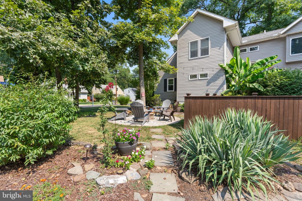 202 Adclare Rd