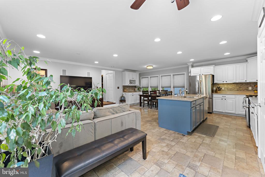 202 Adclare Rd