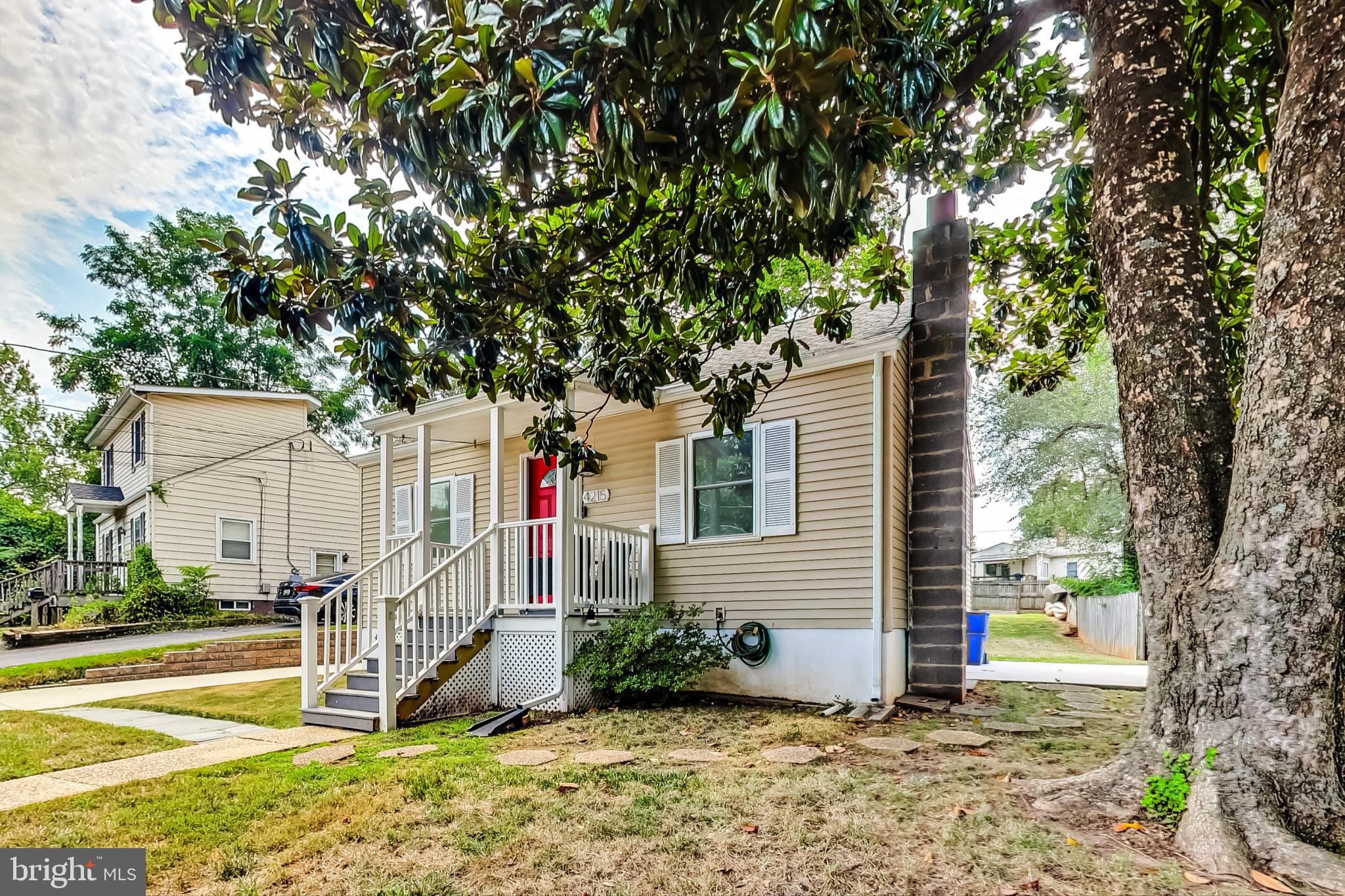 4215 Round Hill Rd