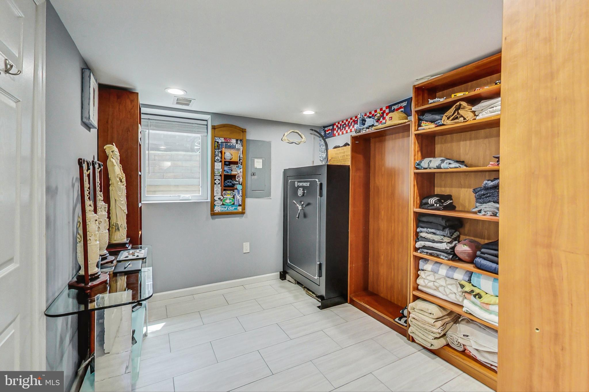 4215 Round Hill Rd