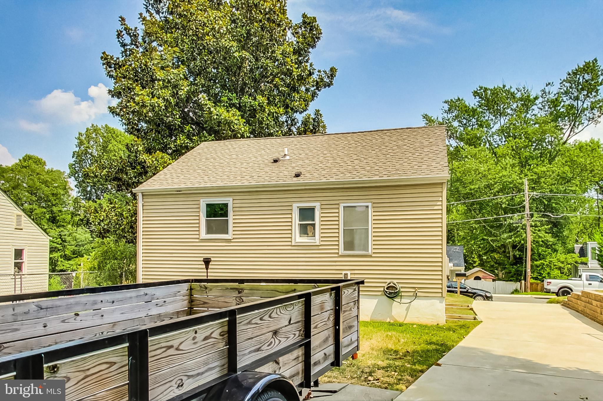 4215 Round Hill Rd