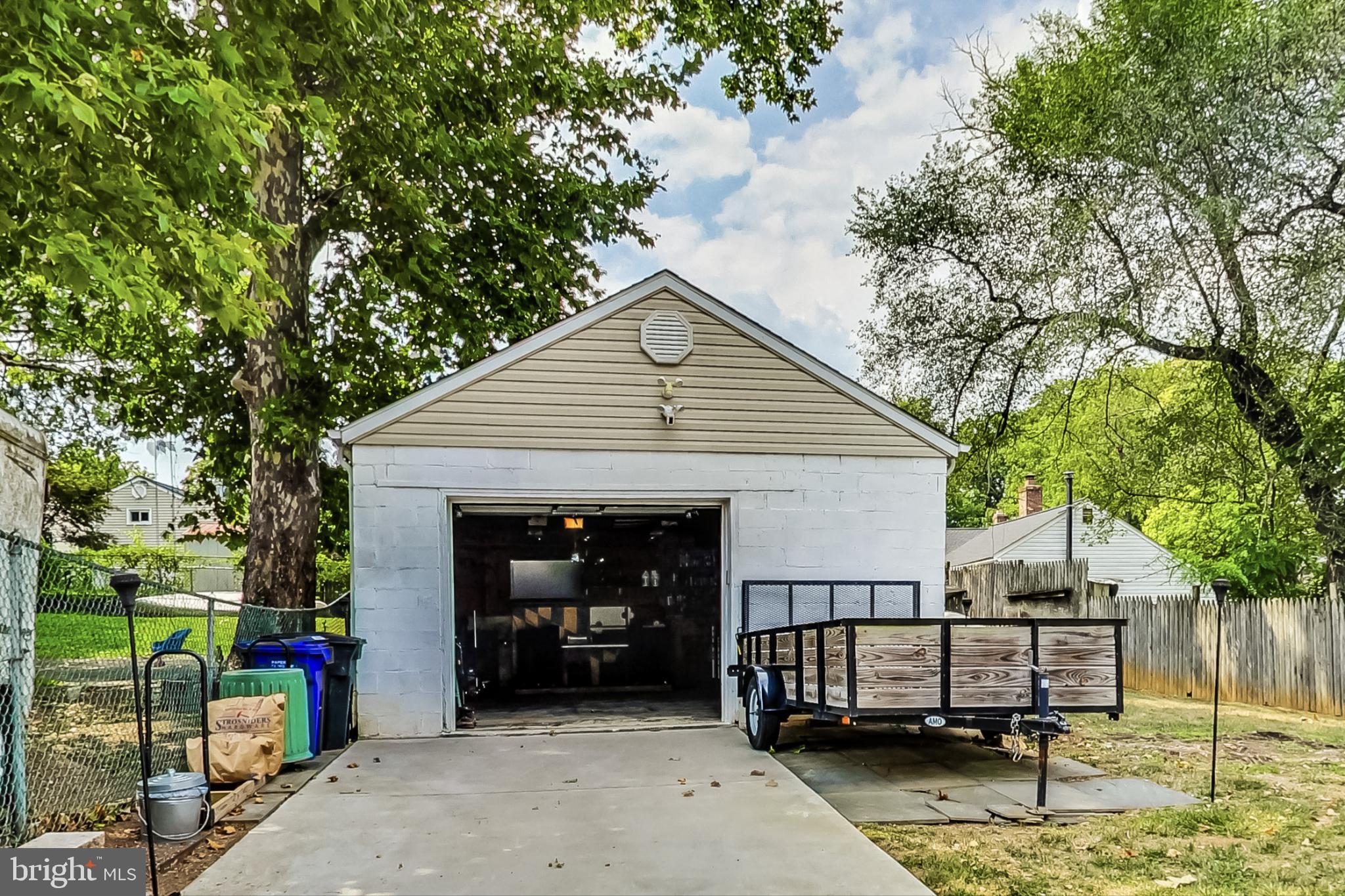 4215 Round Hill Rd
