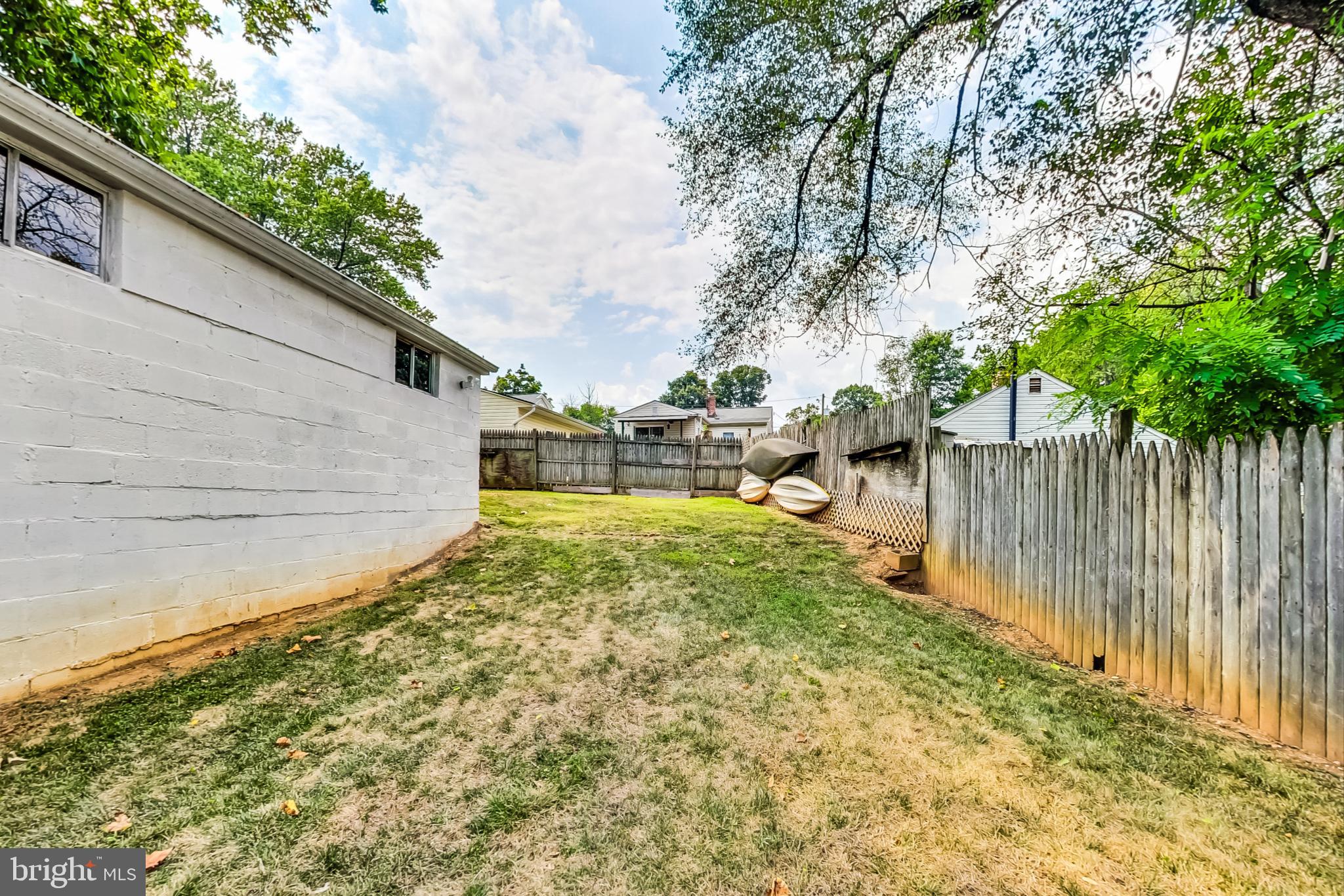 4215 Round Hill Rd