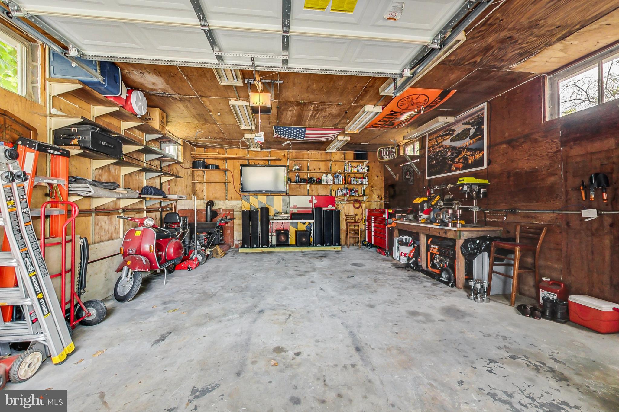 4215 Round Hill Rd
