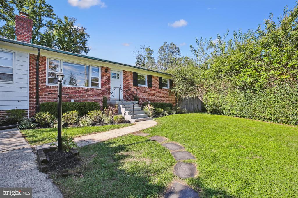 13705 Frankfort Ct