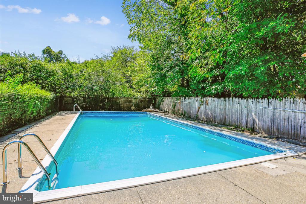 13705 Frankfort Ct