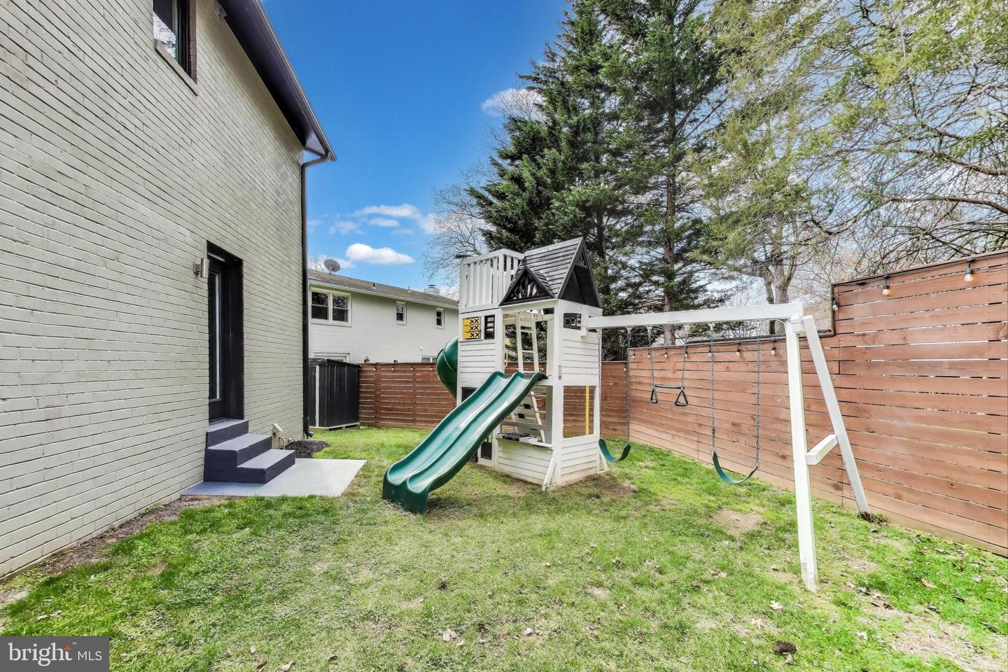 11305 Soward Dr