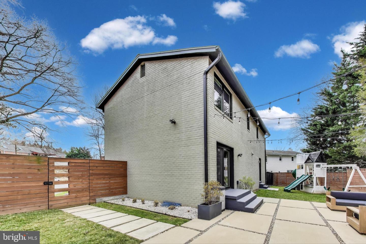 11305 Soward Dr