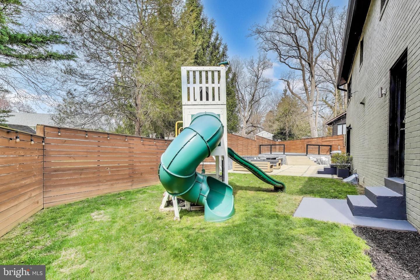 11305 Soward Dr
