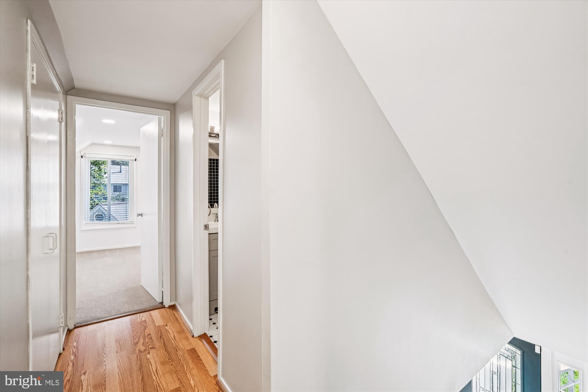 10105 Meredith Ave