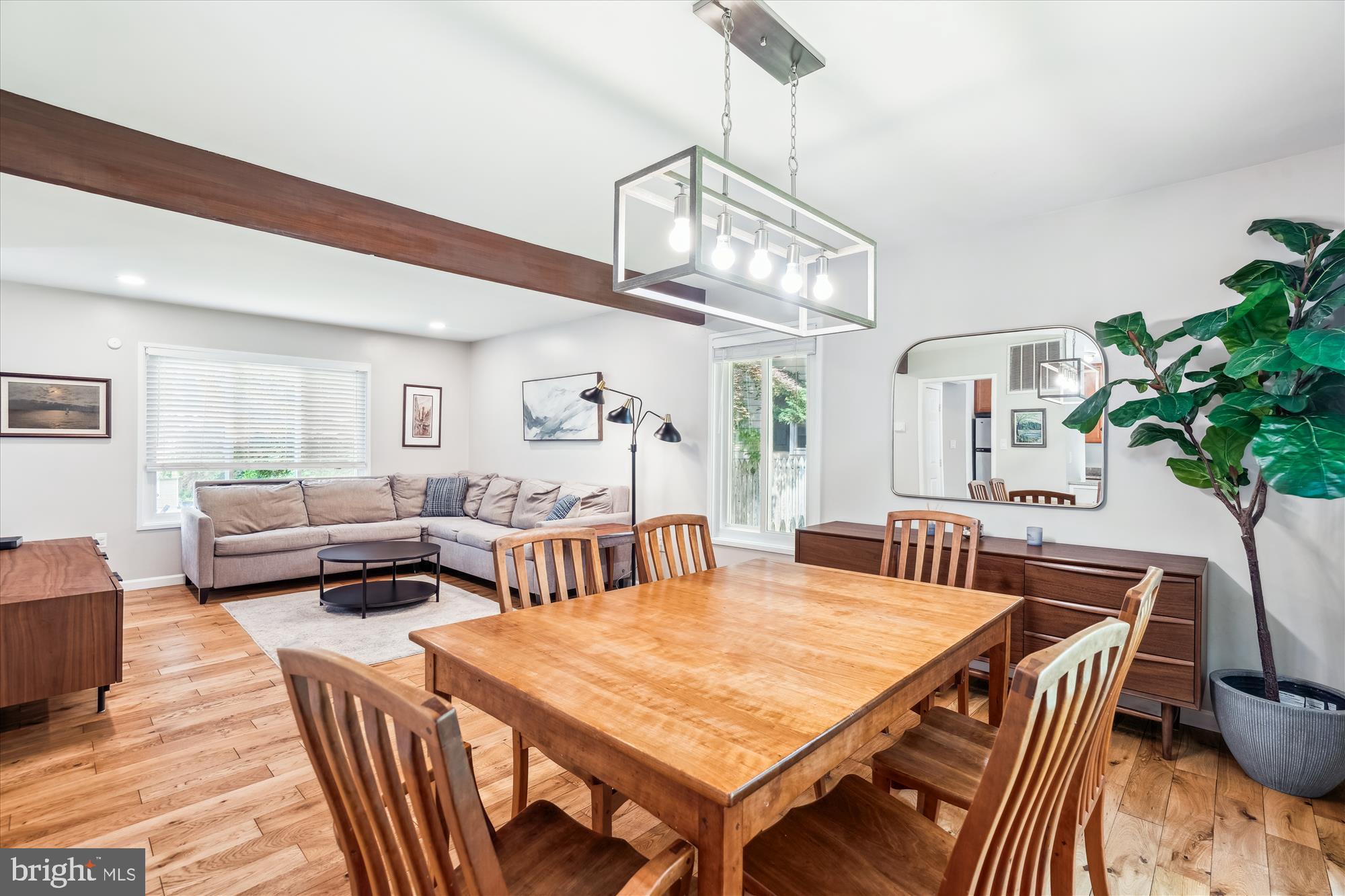 10105 Meredith Ave