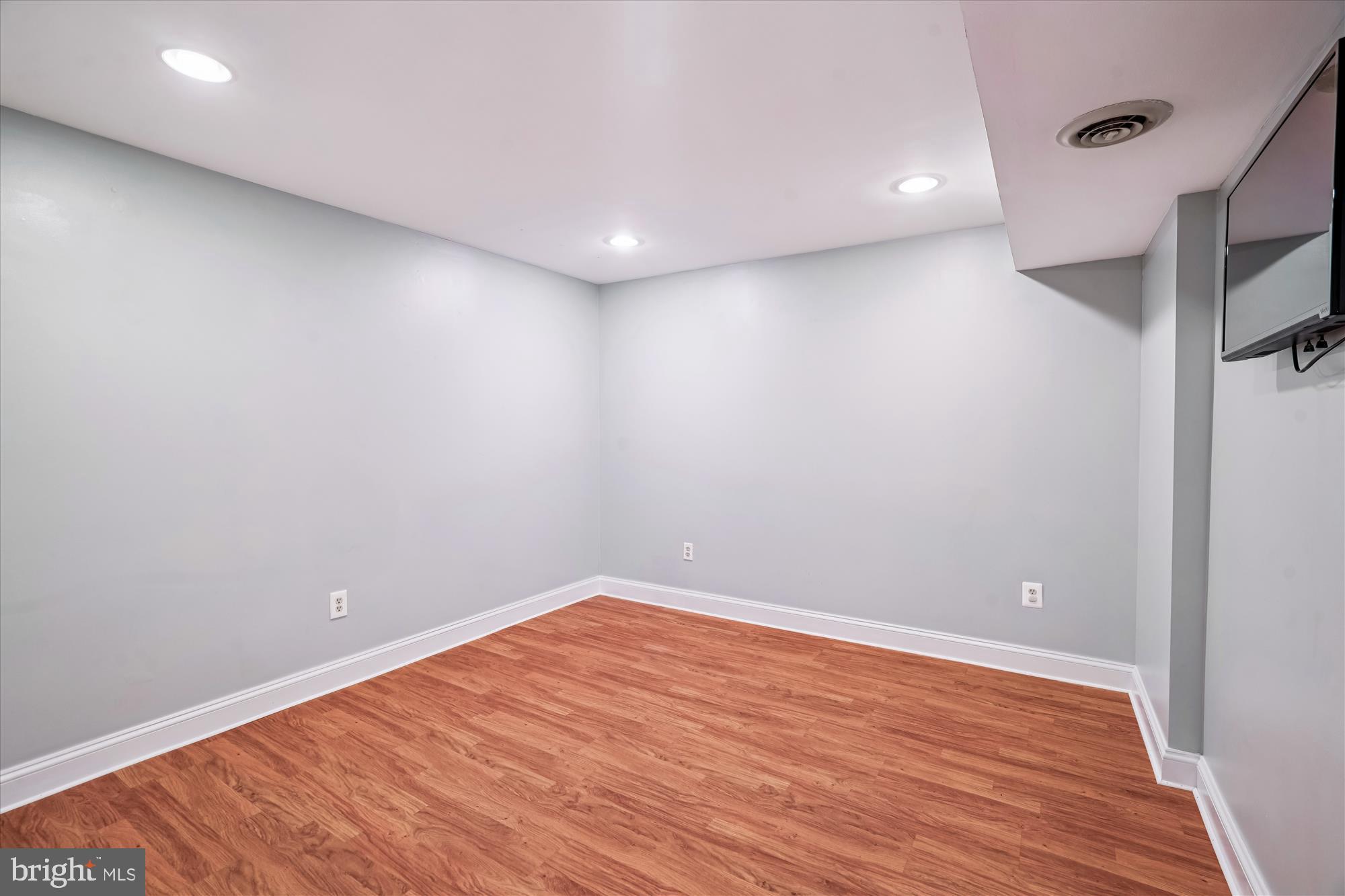 10105 Meredith Ave