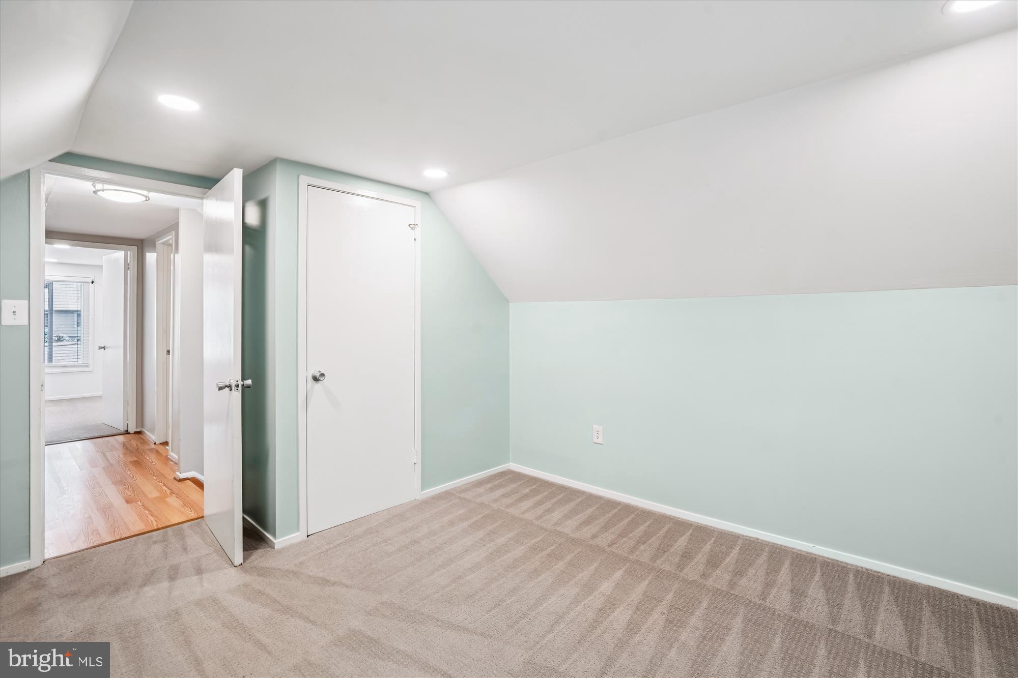 10105 Meredith Ave