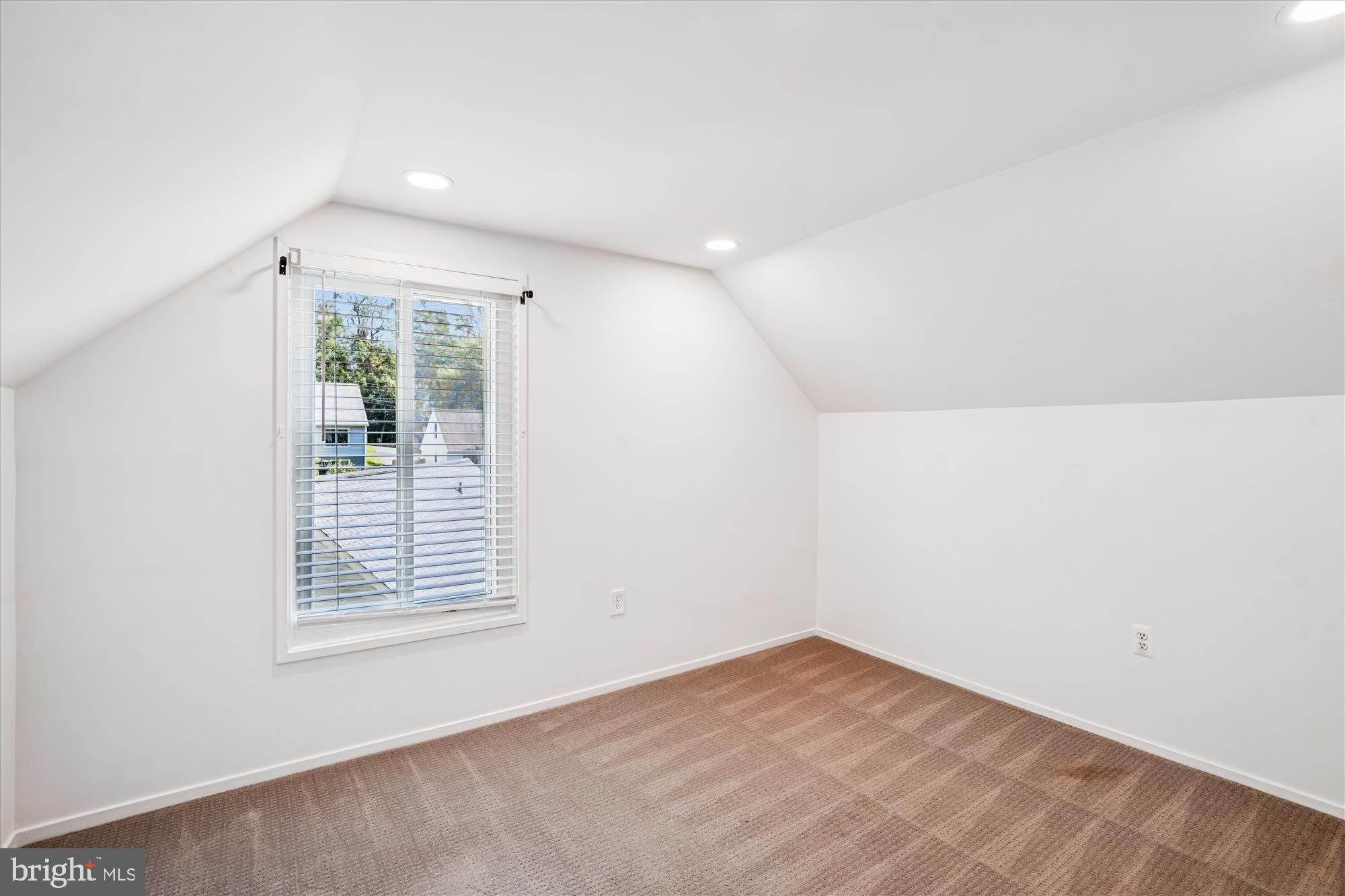 10105 Meredith Ave