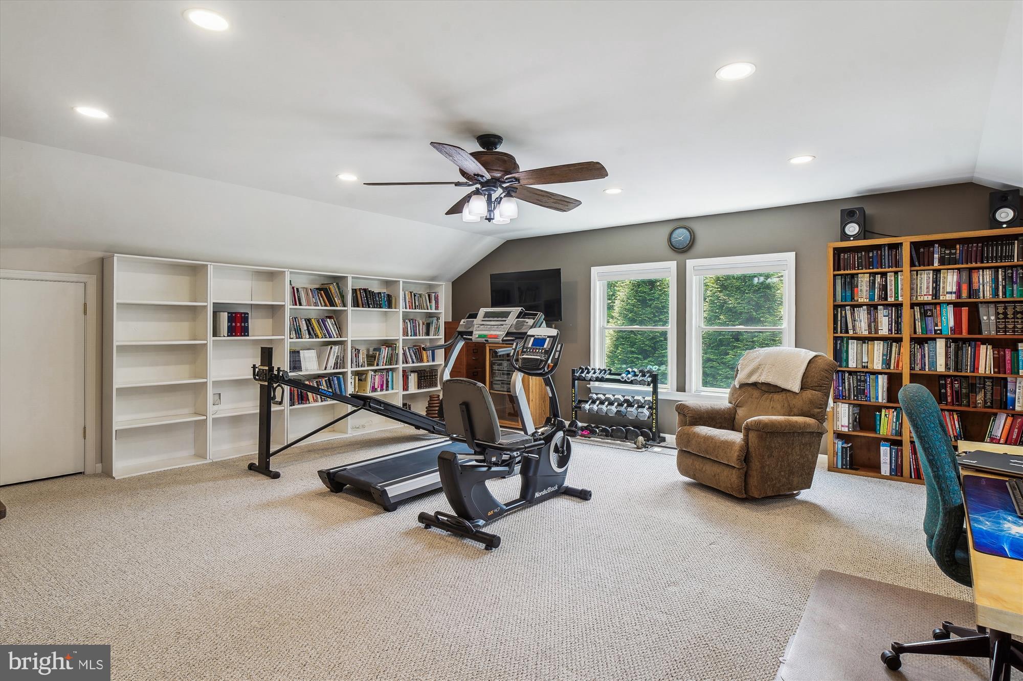 1505 TUCKER LANE