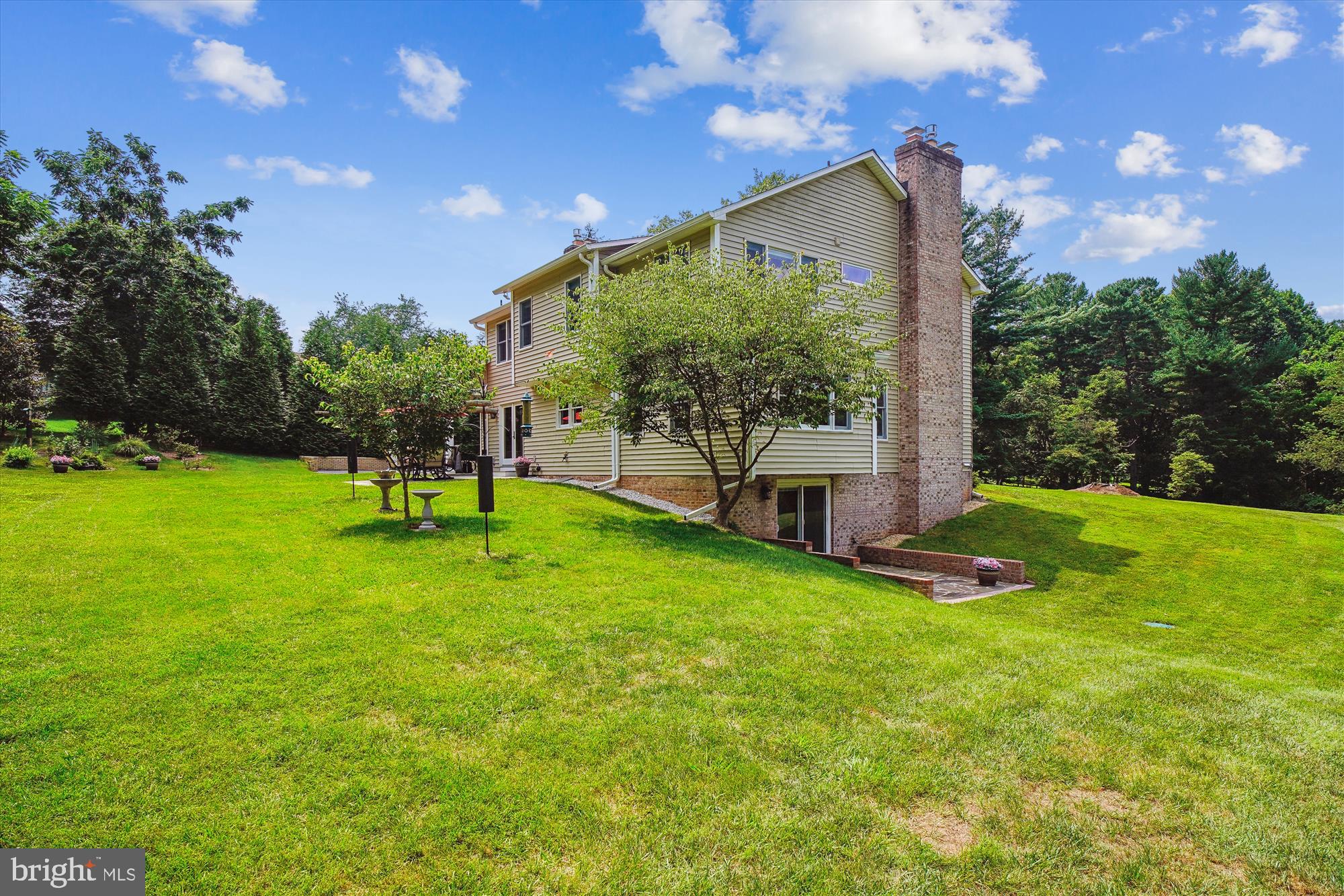 1505 TUCKER LANE