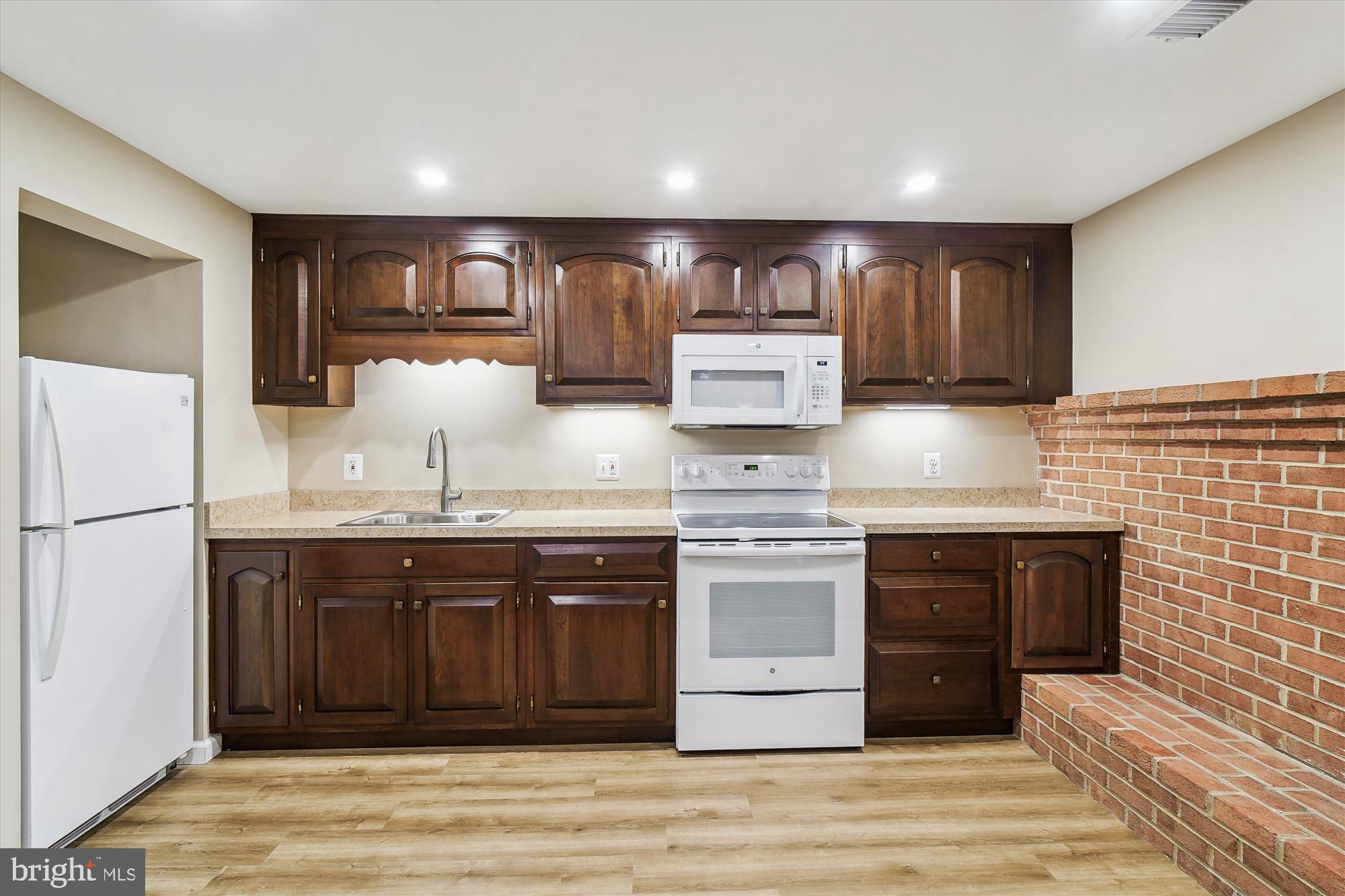 1505 TUCKER LANE