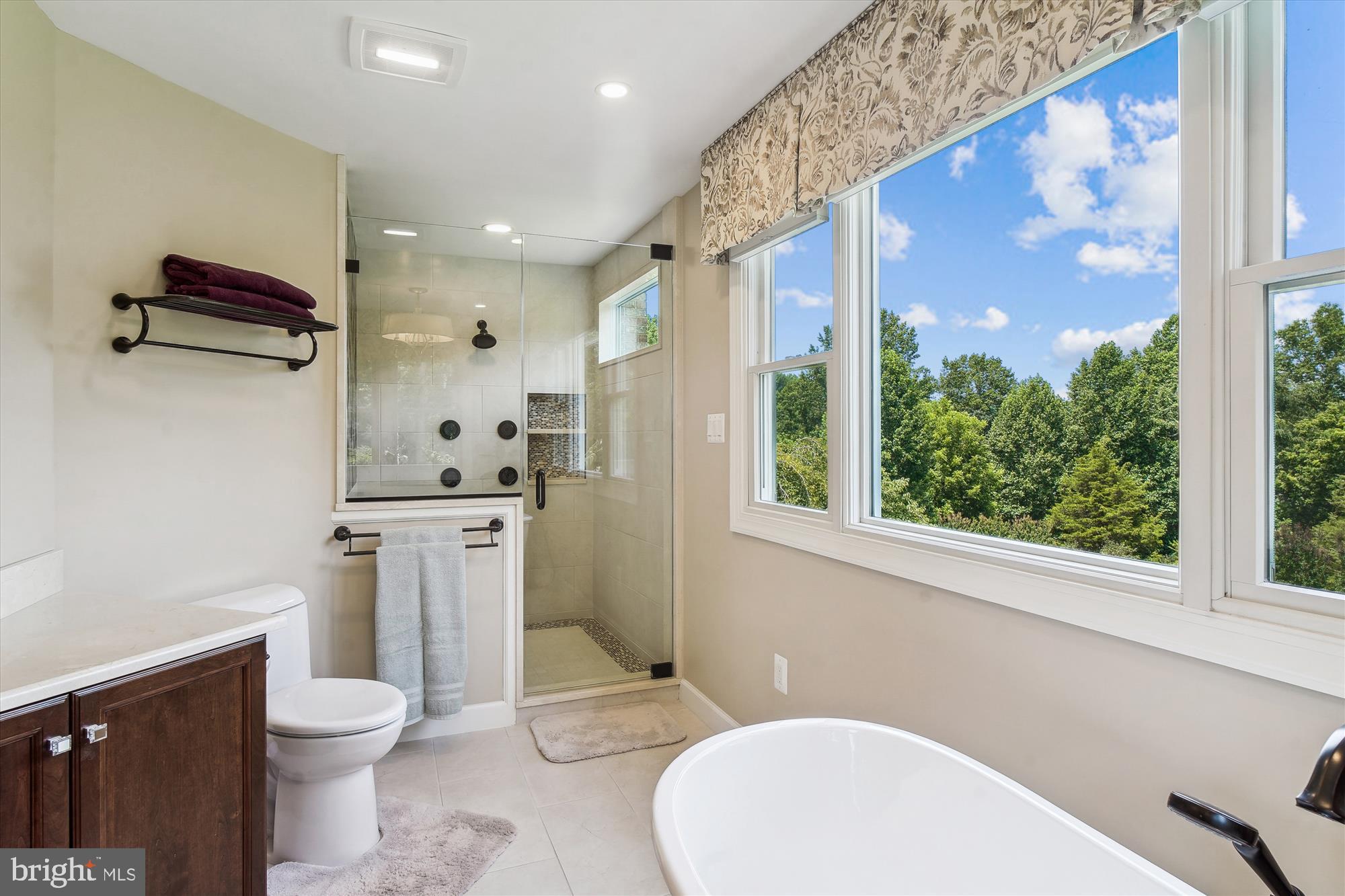 1505 TUCKER LANE
