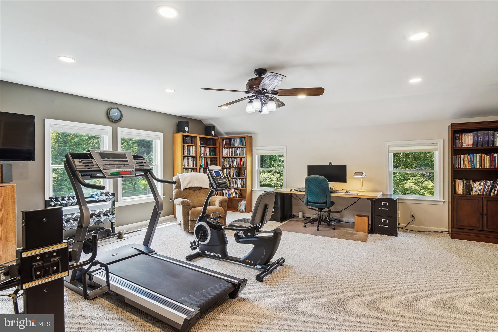 1505 TUCKER LANE