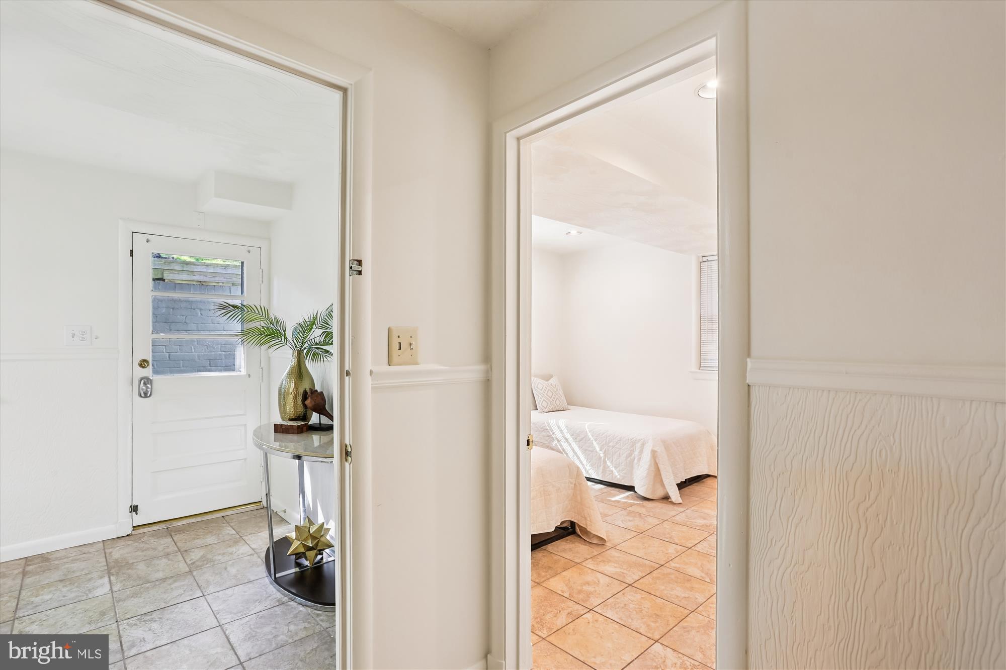 3504 GLENMOOR DRIVE