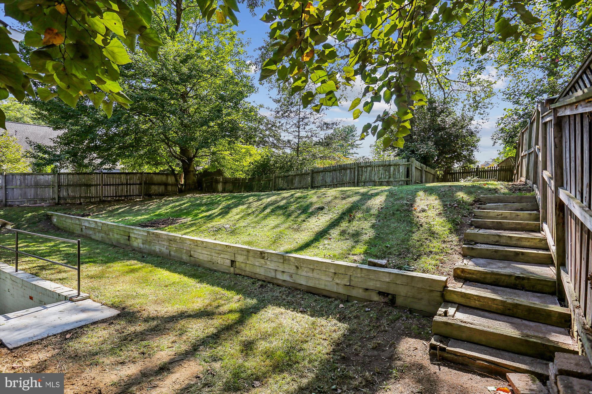 3504 GLENMOOR DRIVE