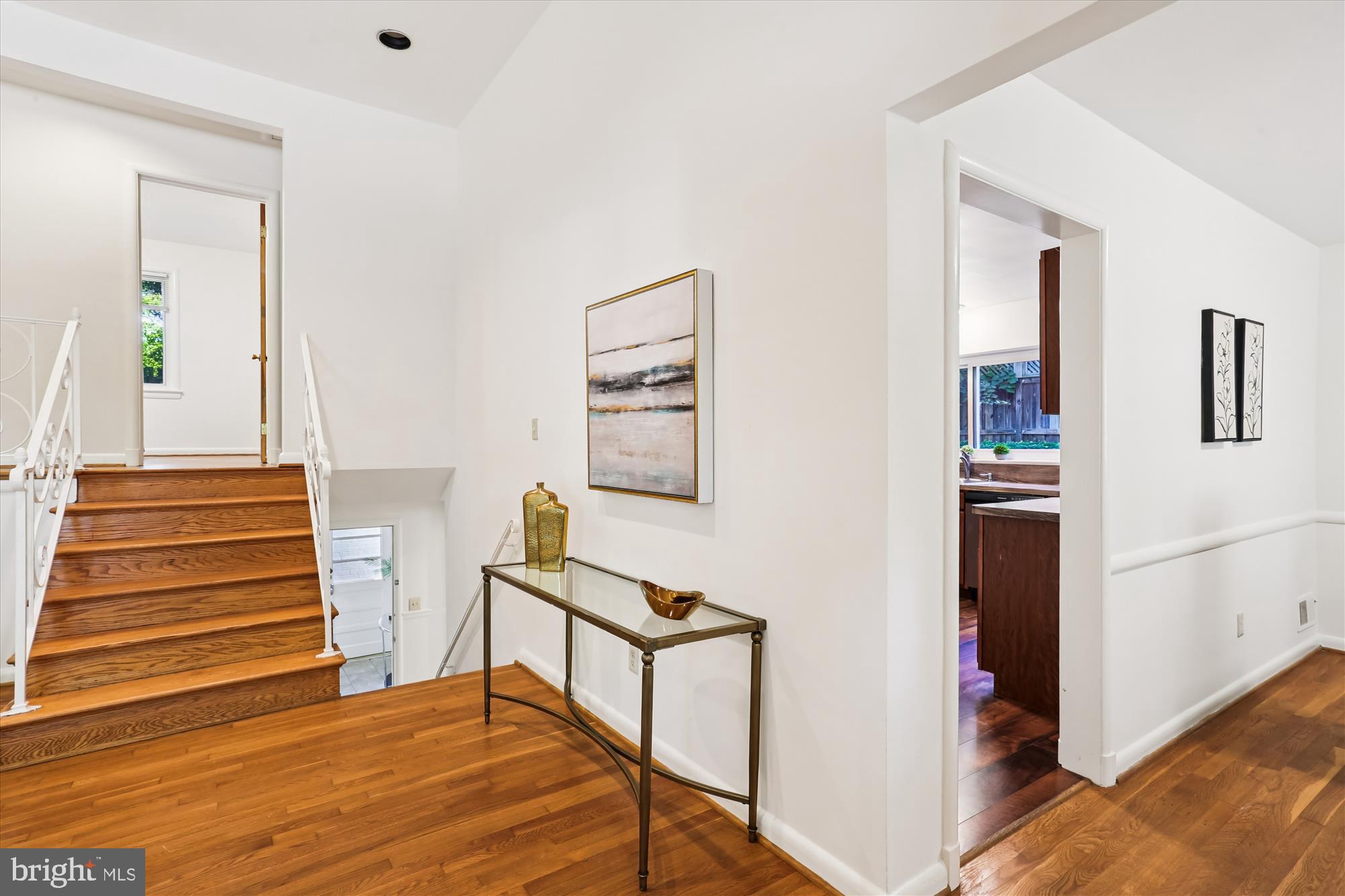 3504 GLENMOOR DRIVE