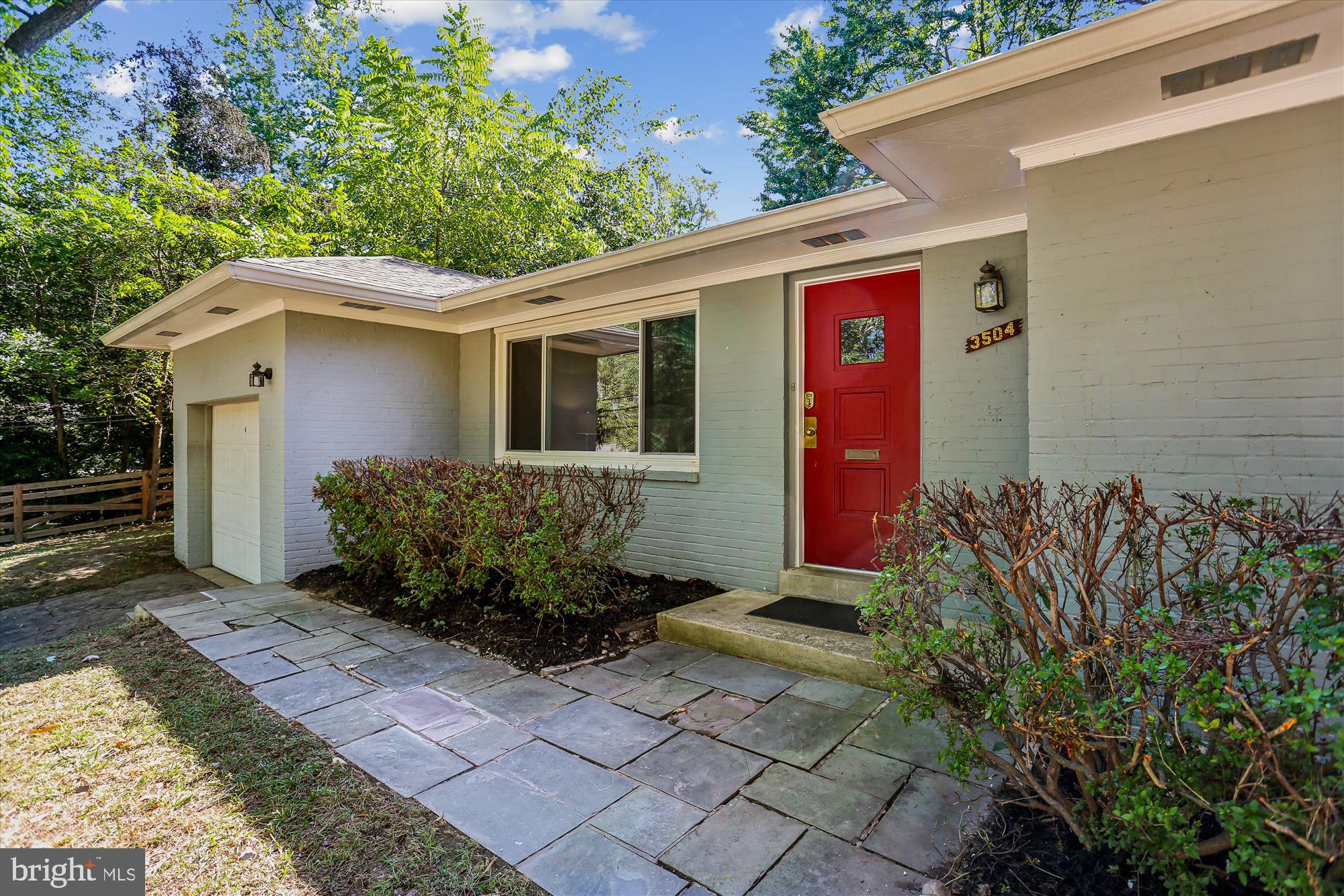 3504 GLENMOOR DRIVE
