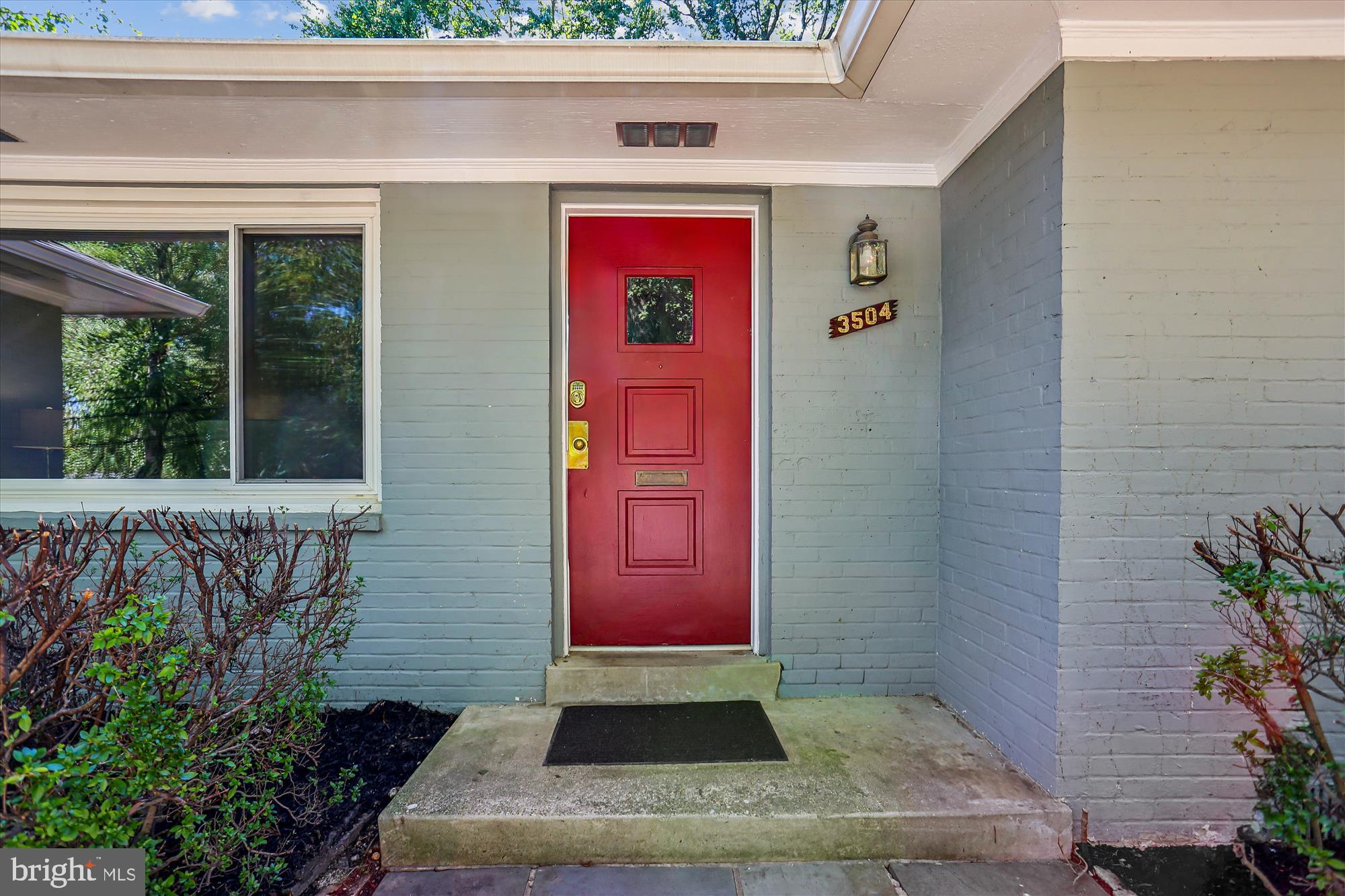 3504 GLENMOOR DRIVE