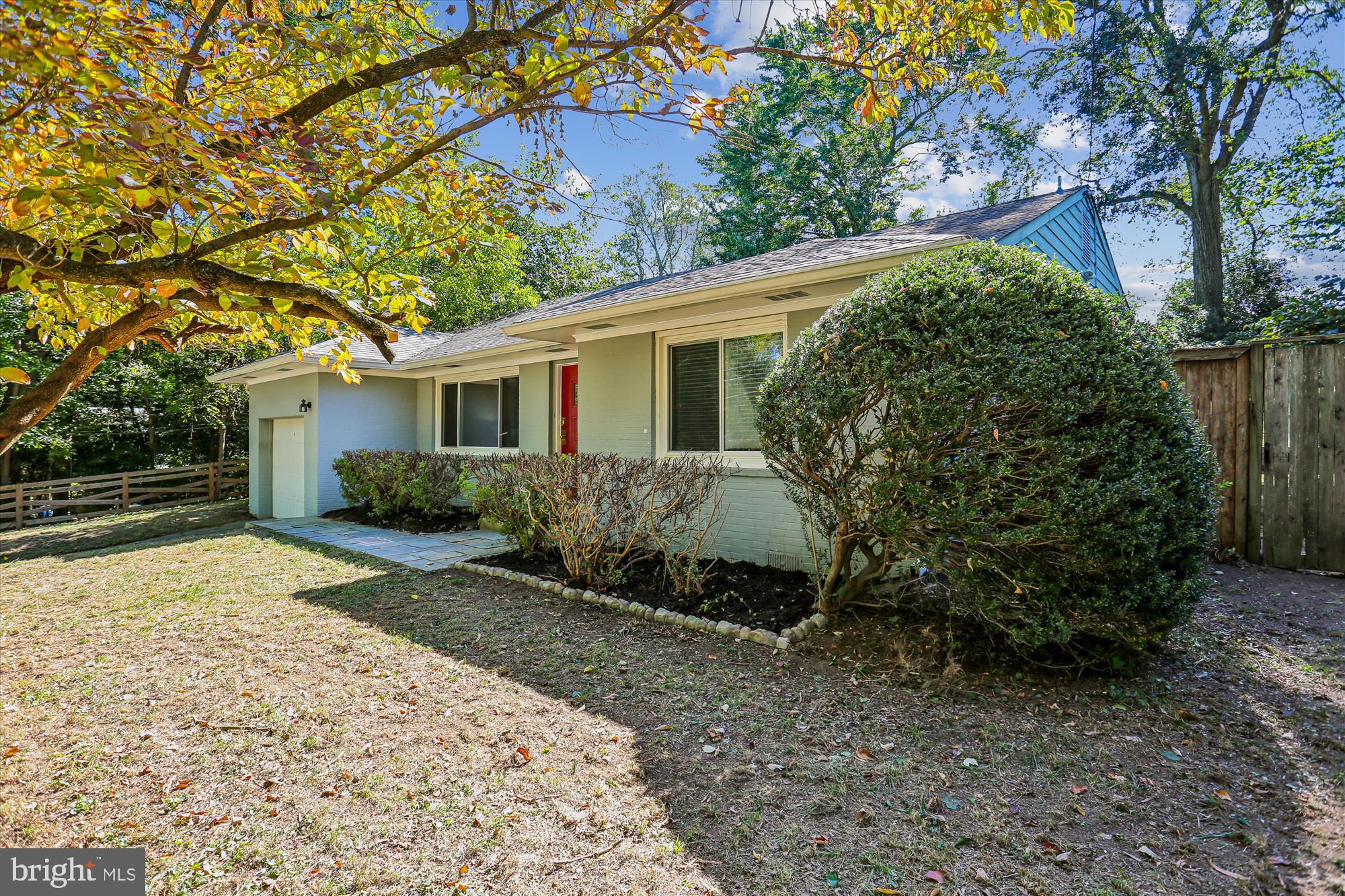 3504 GLENMOOR DRIVE