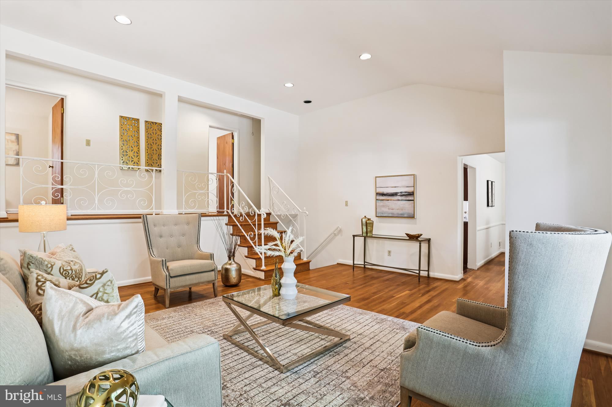3504 GLENMOOR DRIVE