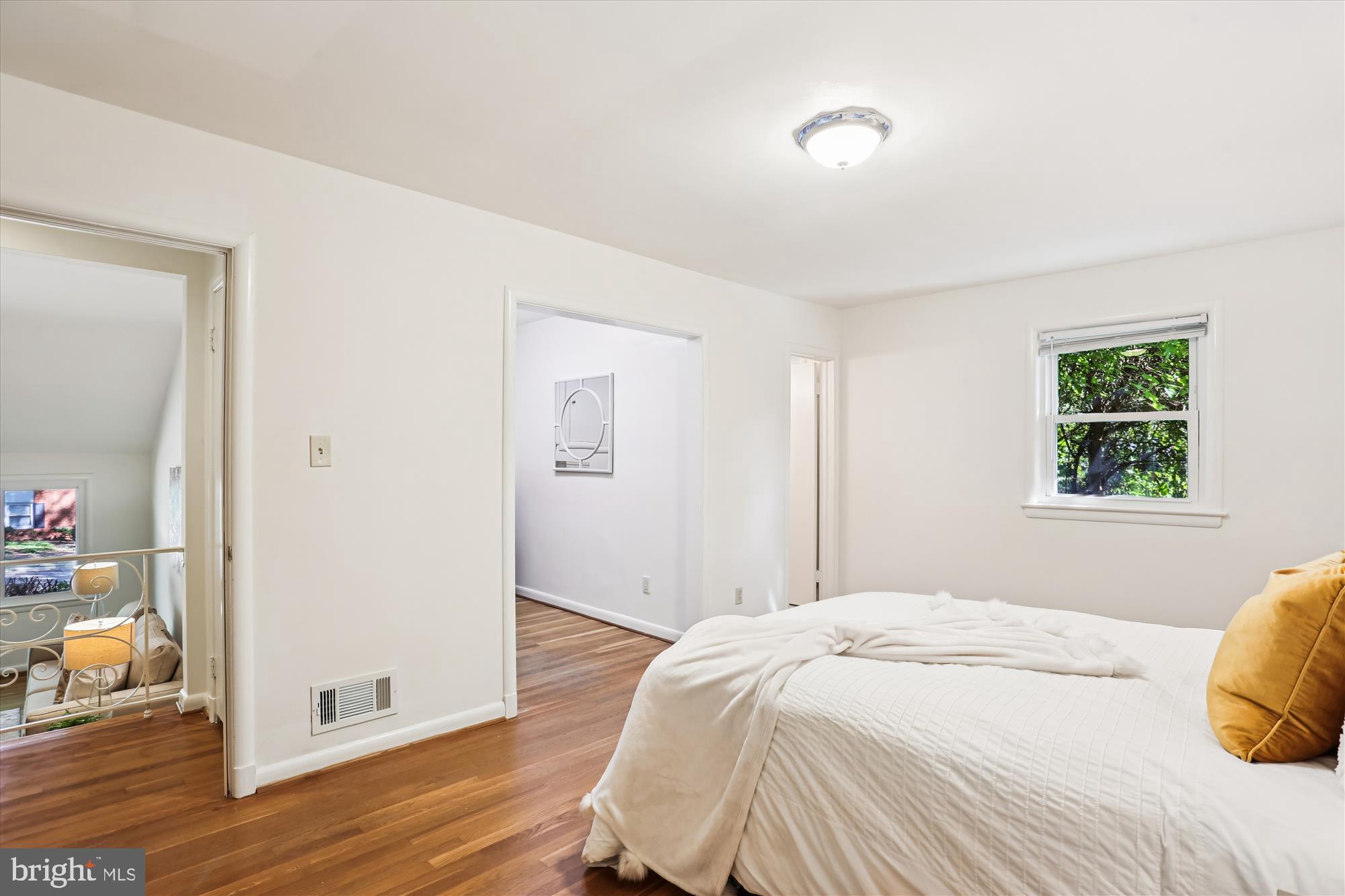 3504 GLENMOOR DRIVE