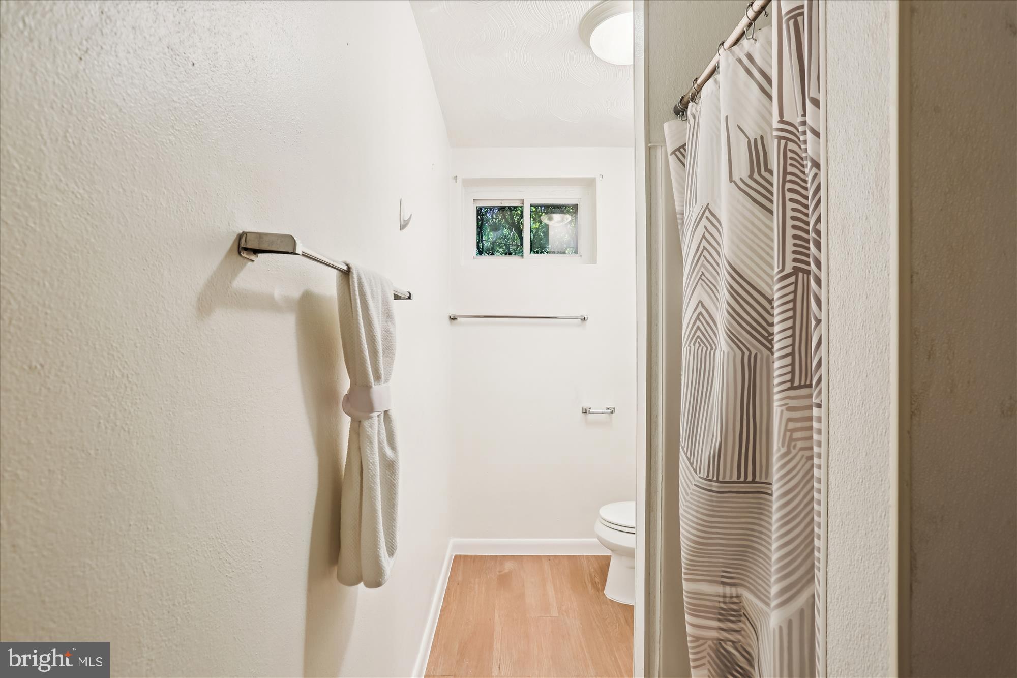 3504 GLENMOOR DRIVE