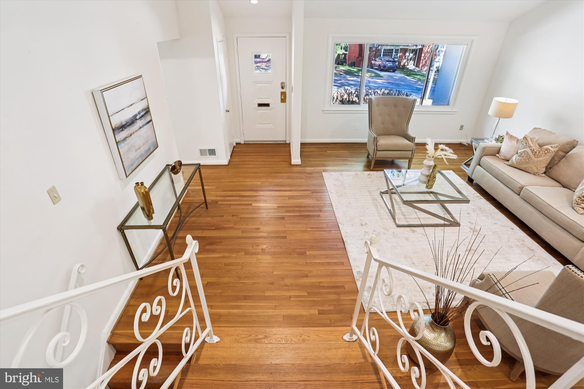 3504 GLENMOOR DRIVE