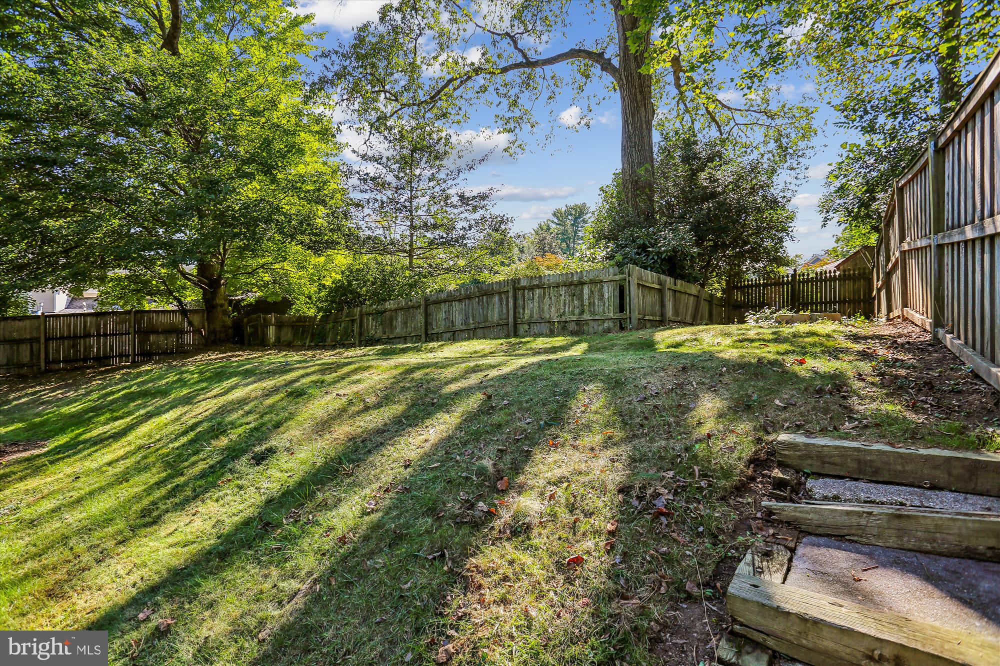 3504 GLENMOOR DRIVE
