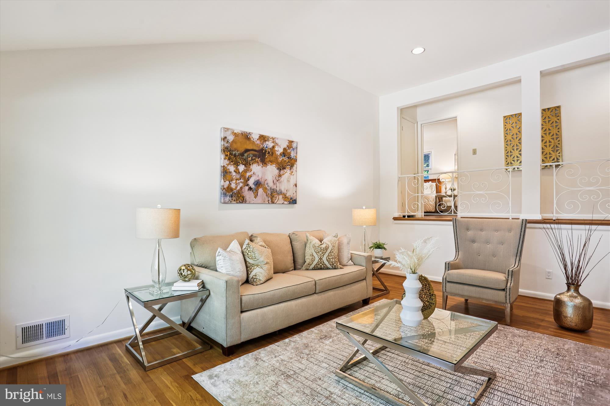 3504 GLENMOOR DRIVE