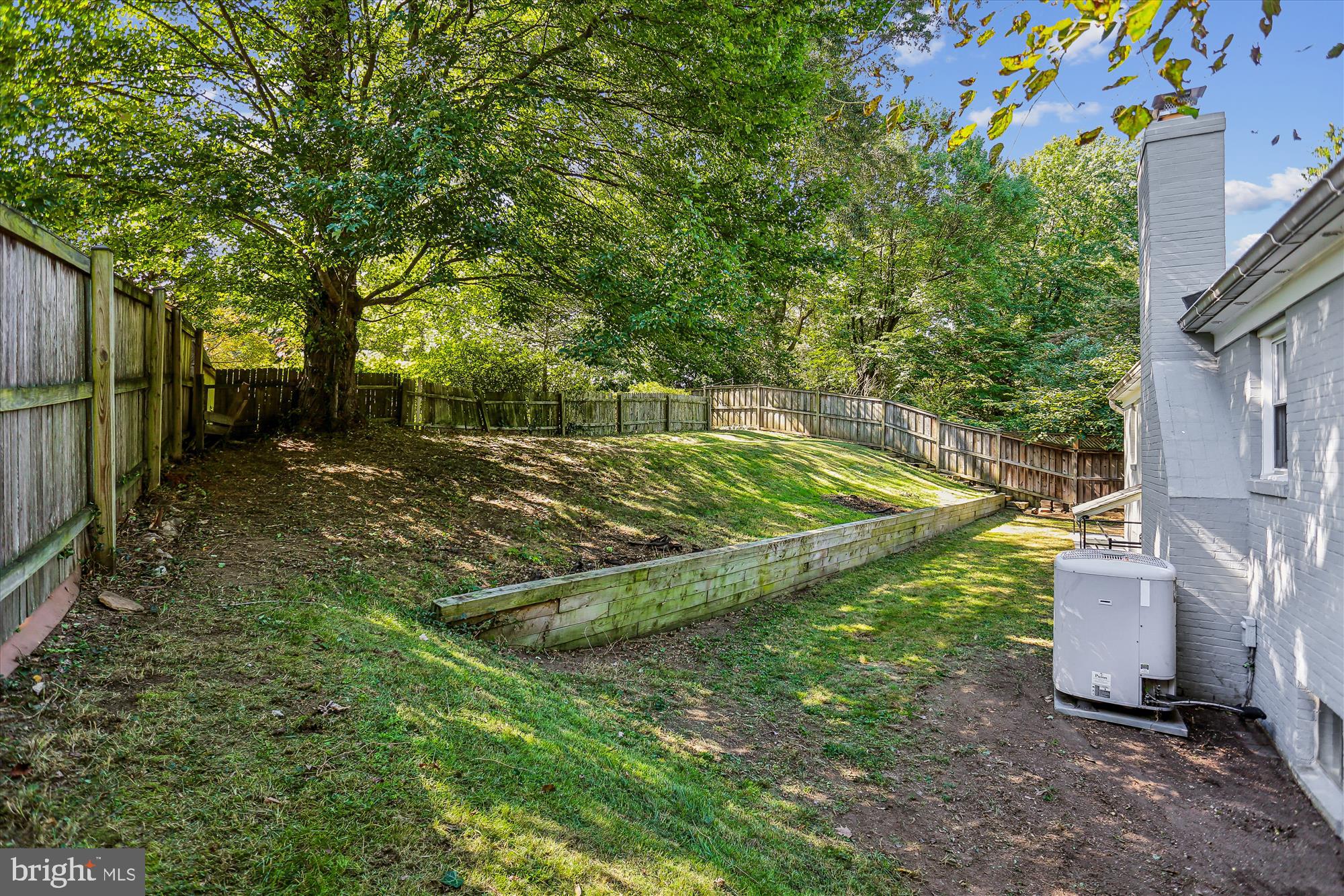 3504 GLENMOOR DRIVE