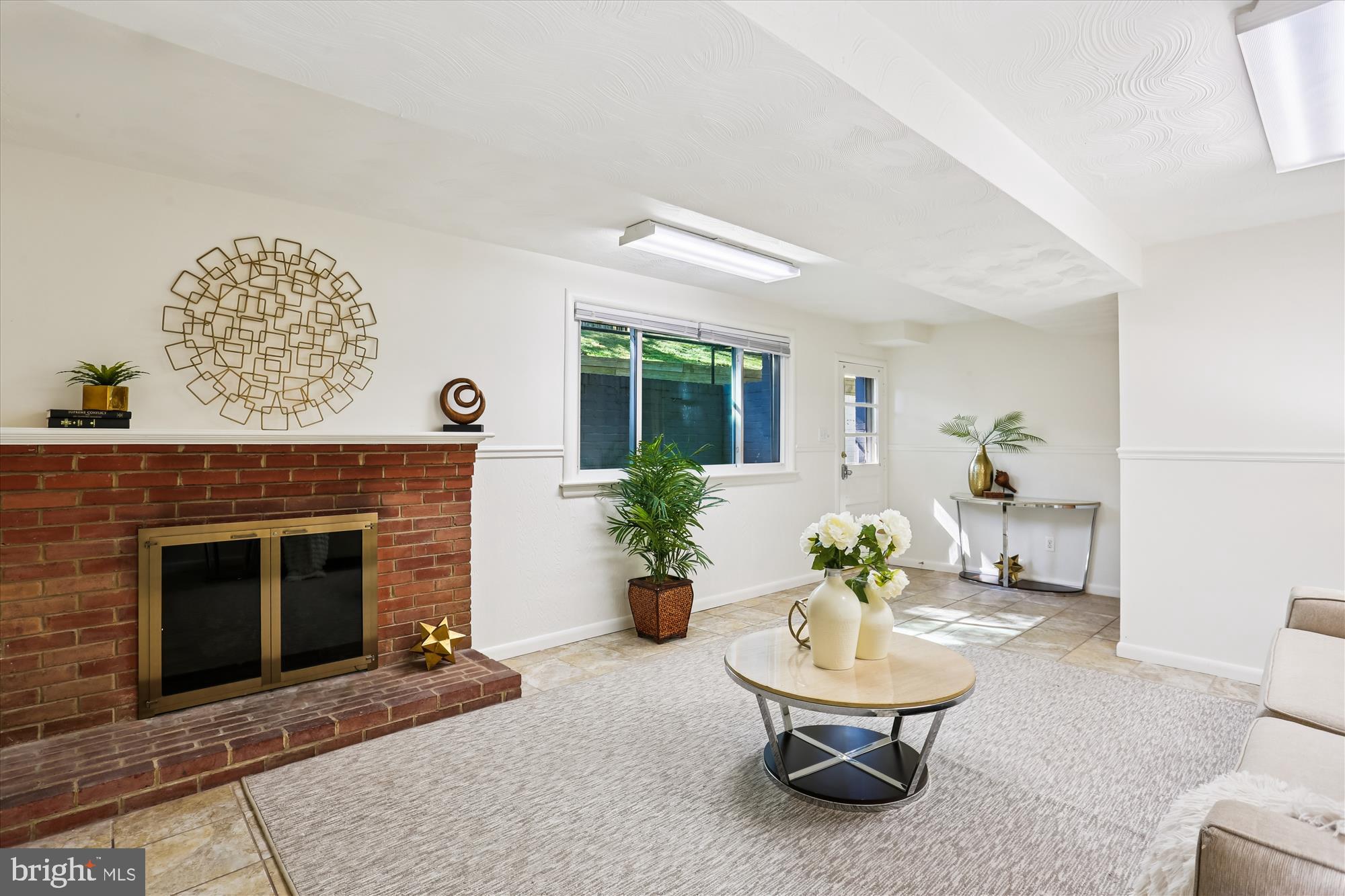3504 GLENMOOR DRIVE
