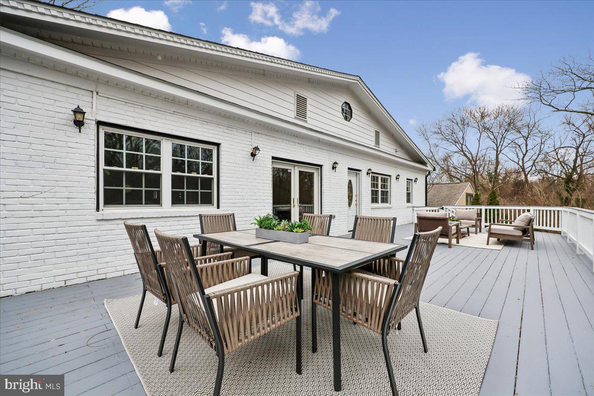 4902 DERUSSEY PARKWAY