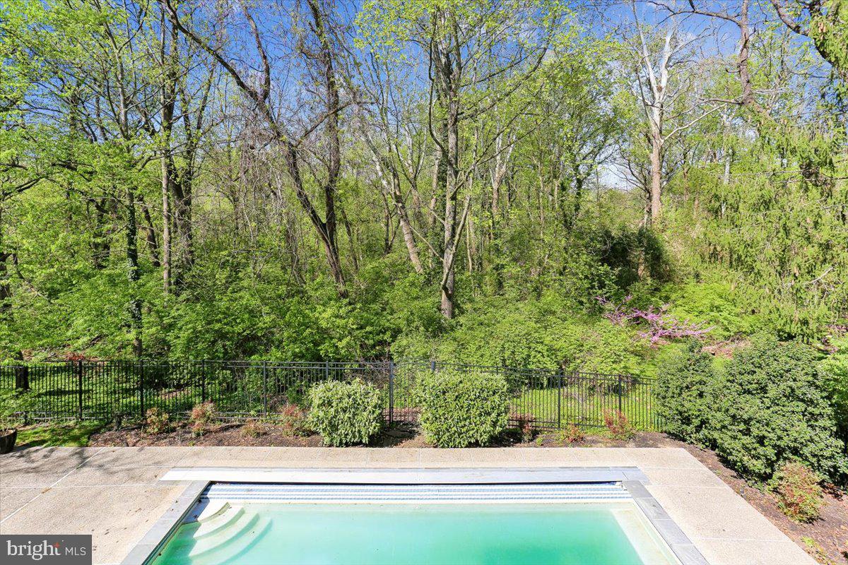 4902 DERUSSEY PARKWAY